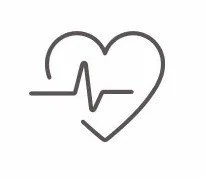 Ilustración de un corazón con línea de electrocardiograma que representa la revisión de reclamaciones médicas y facturas de servicios cardiovasculares en Estados Unidos.