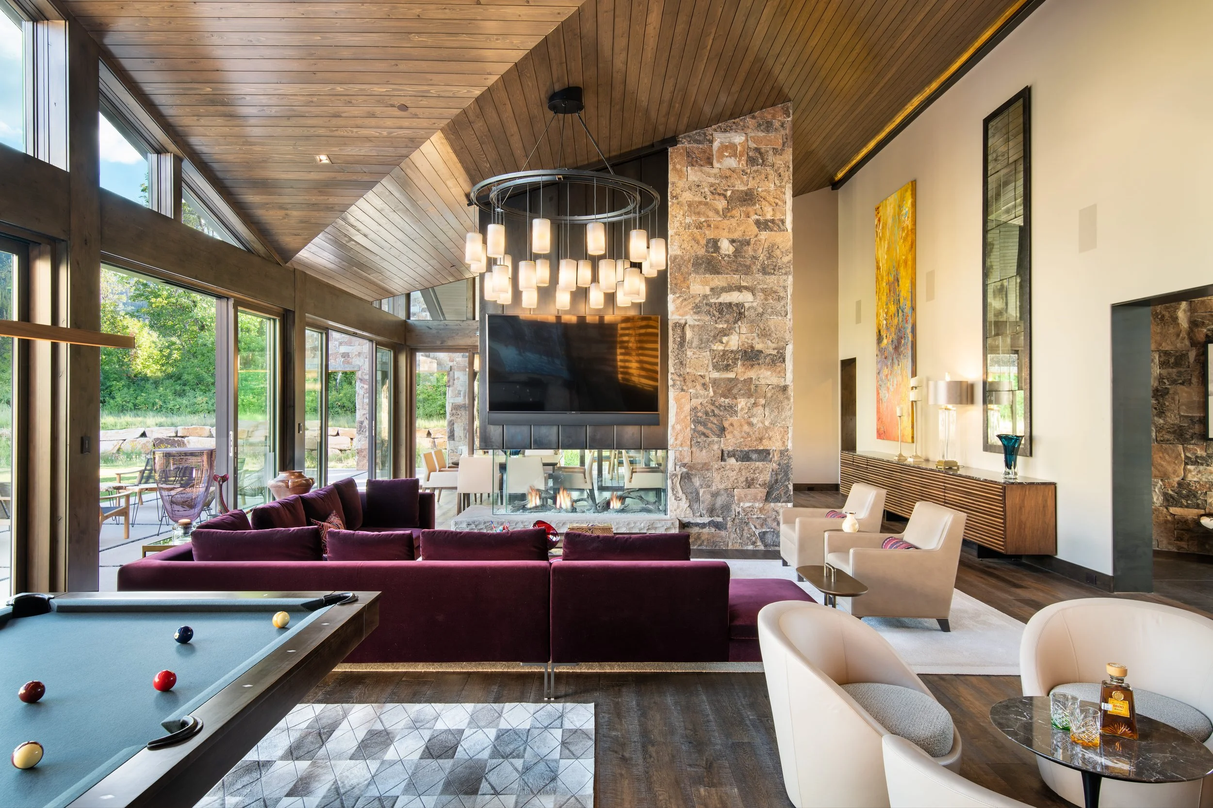 Sala Residencia Park City con mesa de billar