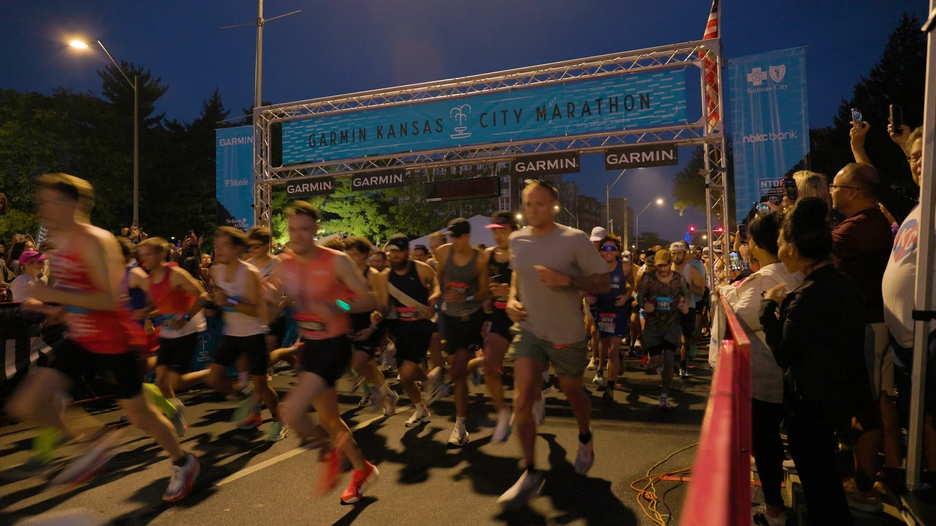 Runners taking off at the start line of the Garmin Kansas City Marathon.