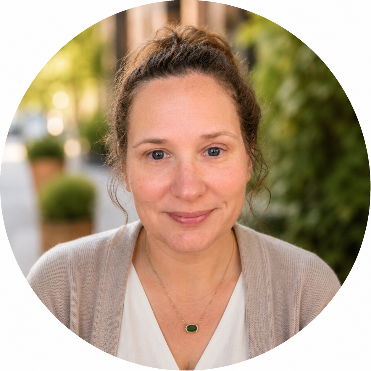 Portrait of Tara Cashion, founder of Cashion Consulting