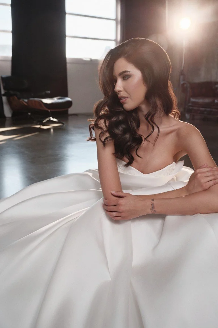Maria Pia Bridal_Janez_det (Custom) (Medium).jpg