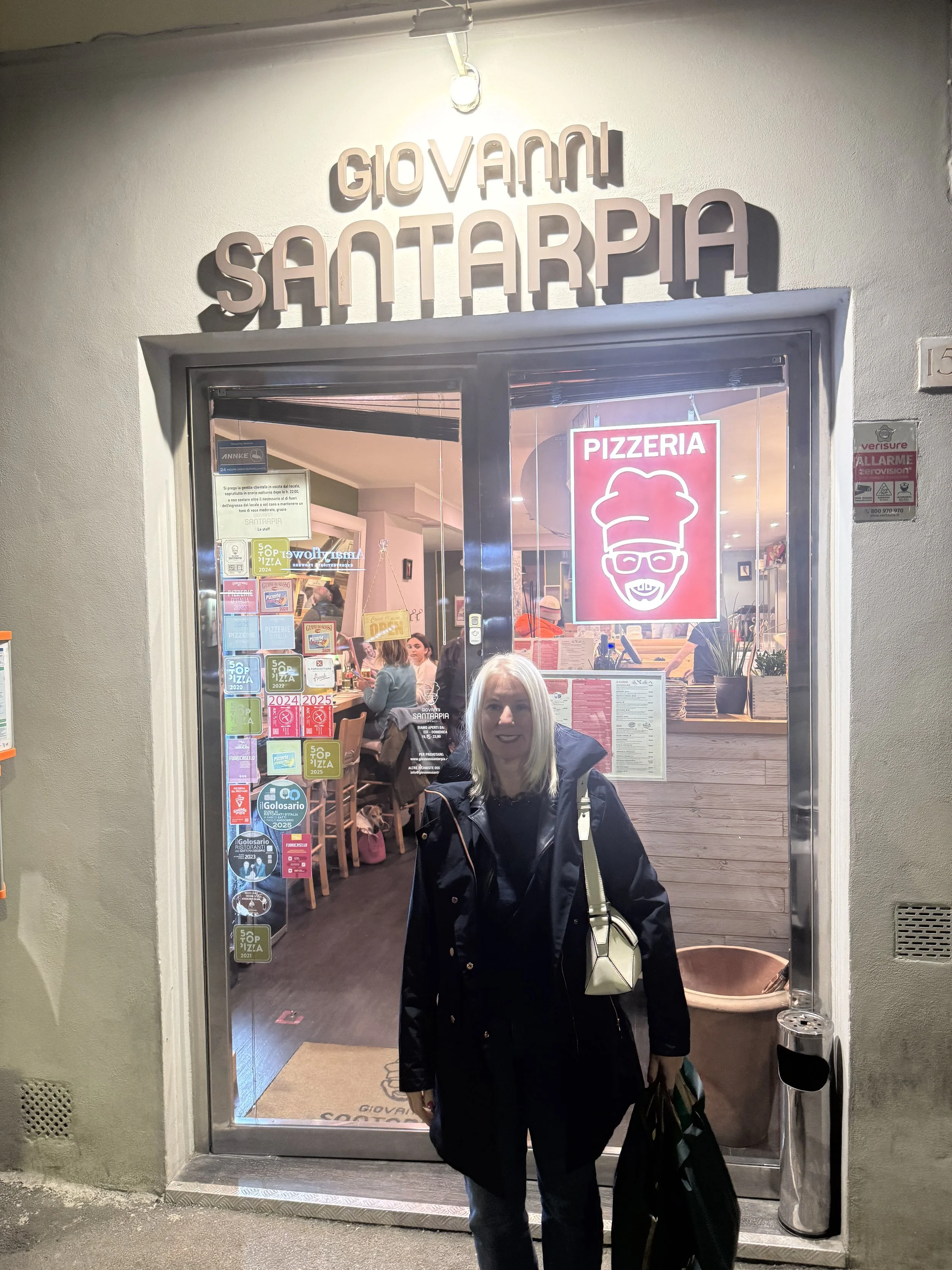 Entrance to Giovanni Santarpia, one of Florence's top pizza restaurants