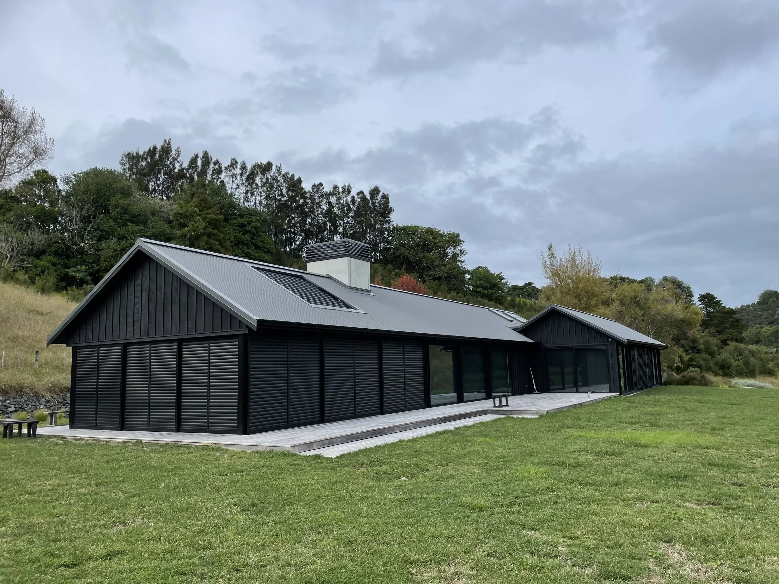 baddeleys-beach-tawharanui-architectural-new-build-01_4500.jpg