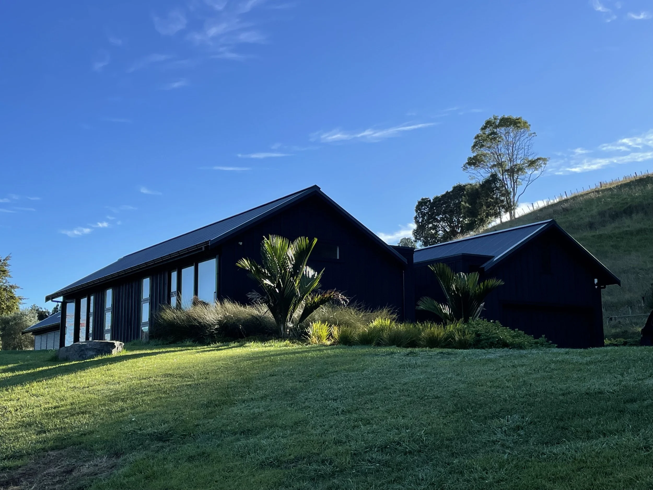 baddeleys-beach-tawharanui-architectural-new-build-01_3909.jpg