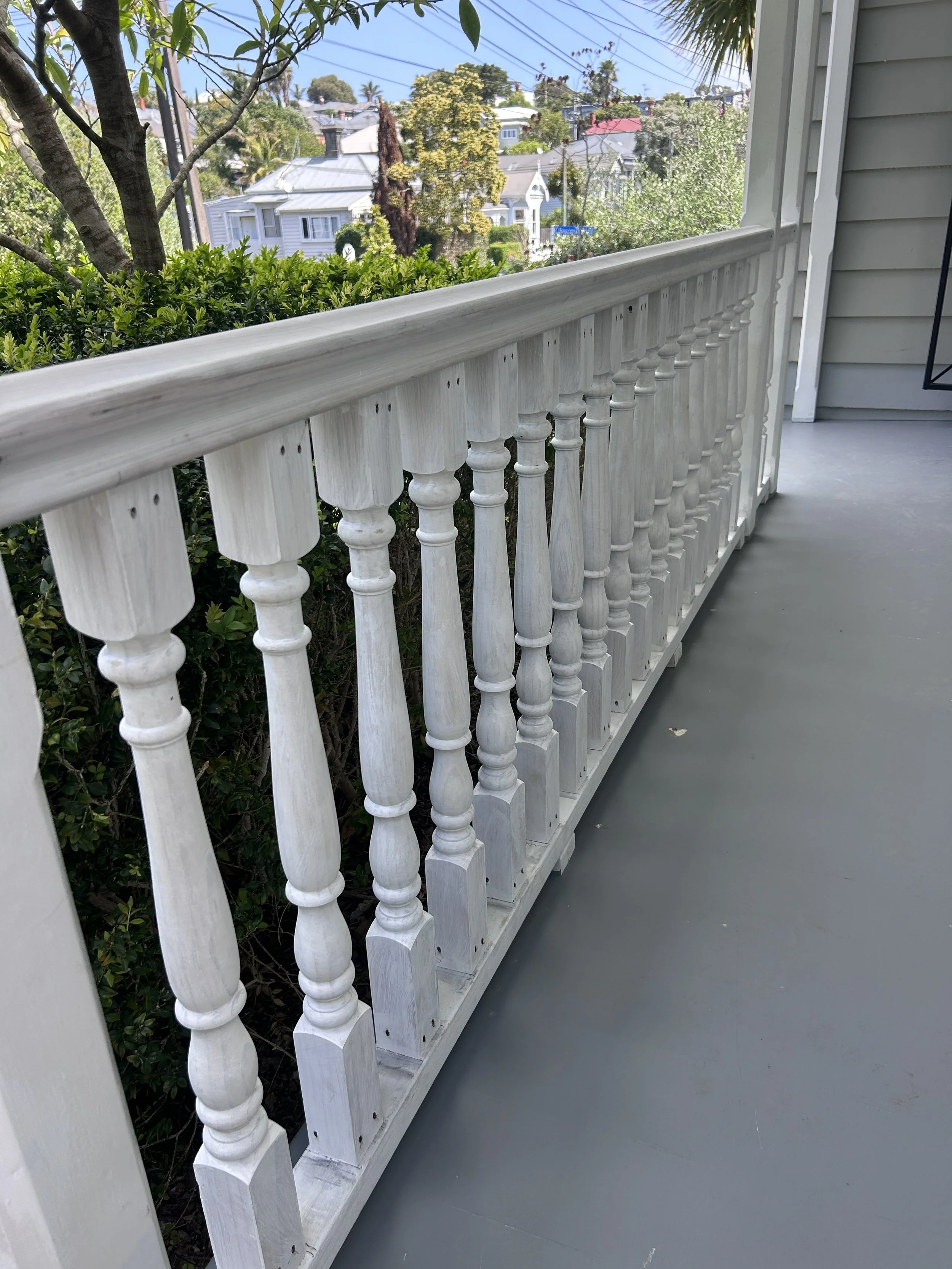 crummer-road-villa-restoration-villa-exterior-01.jpg_2975.JPG