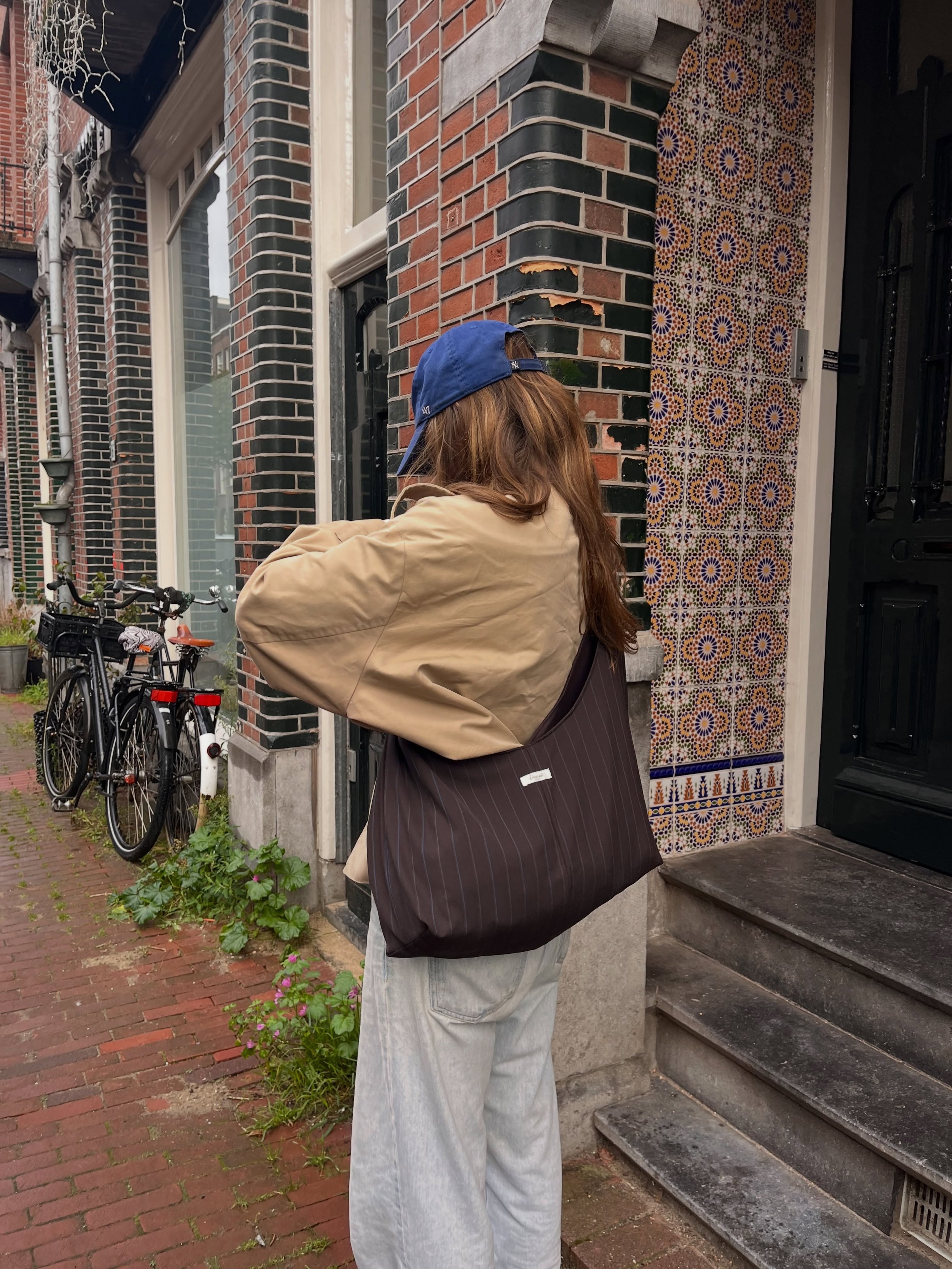 new drop now live!!! Get yours while you can at www.dearestamsterdam.com 🪭🪩🤍

#dearestamsterdam #amsterdam #crossbody #totebag #smallbusiness