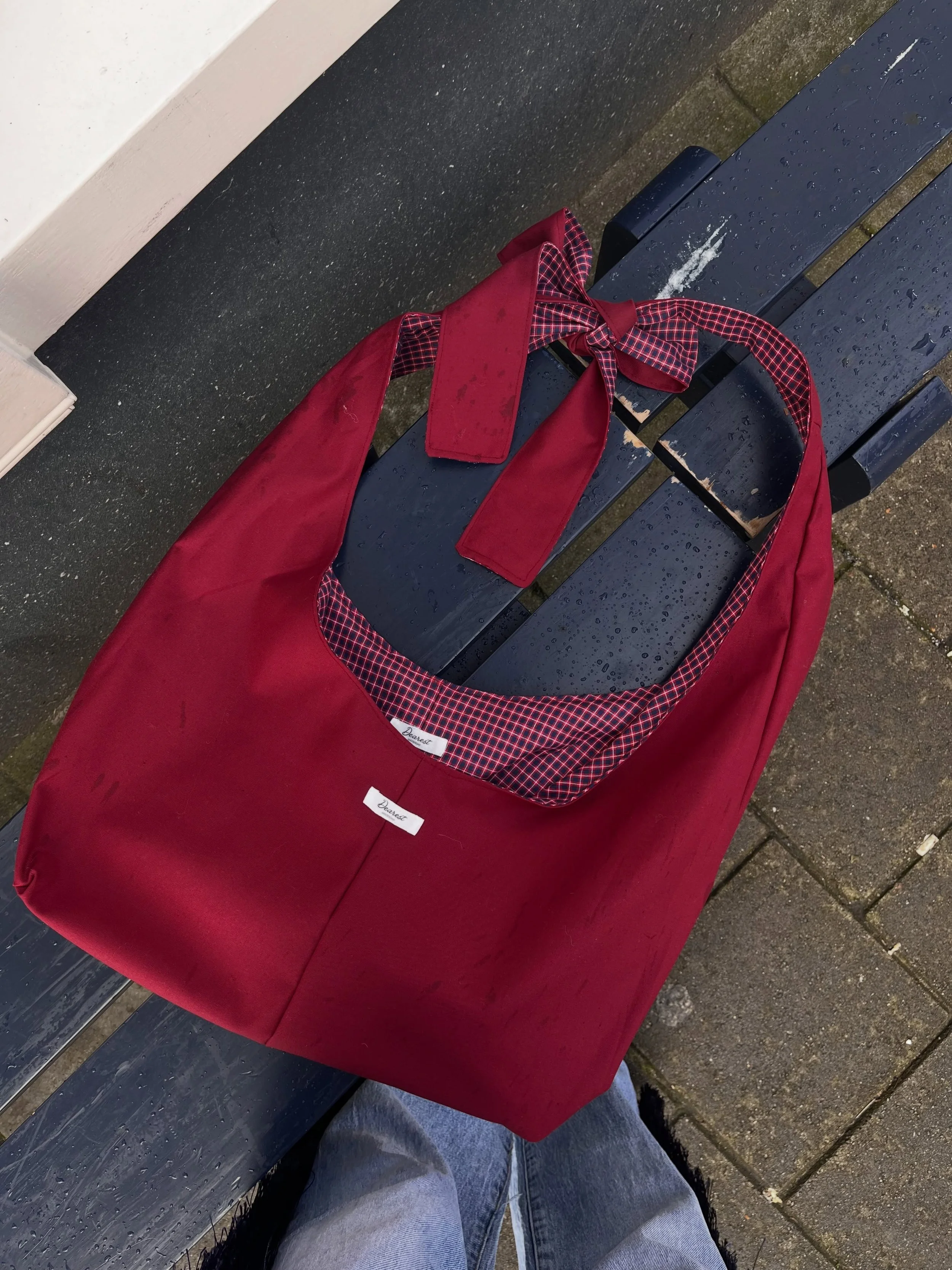 Coffee date with a new favorite coming in the fall drop 23.10 ☎️☕️🎧

Get it on 23.10 at 20:00 CEST on www.dearestamsterdam.com 

#crossbody #totebag #smallbusiness #handmade #amsterdam @wakulicoffee