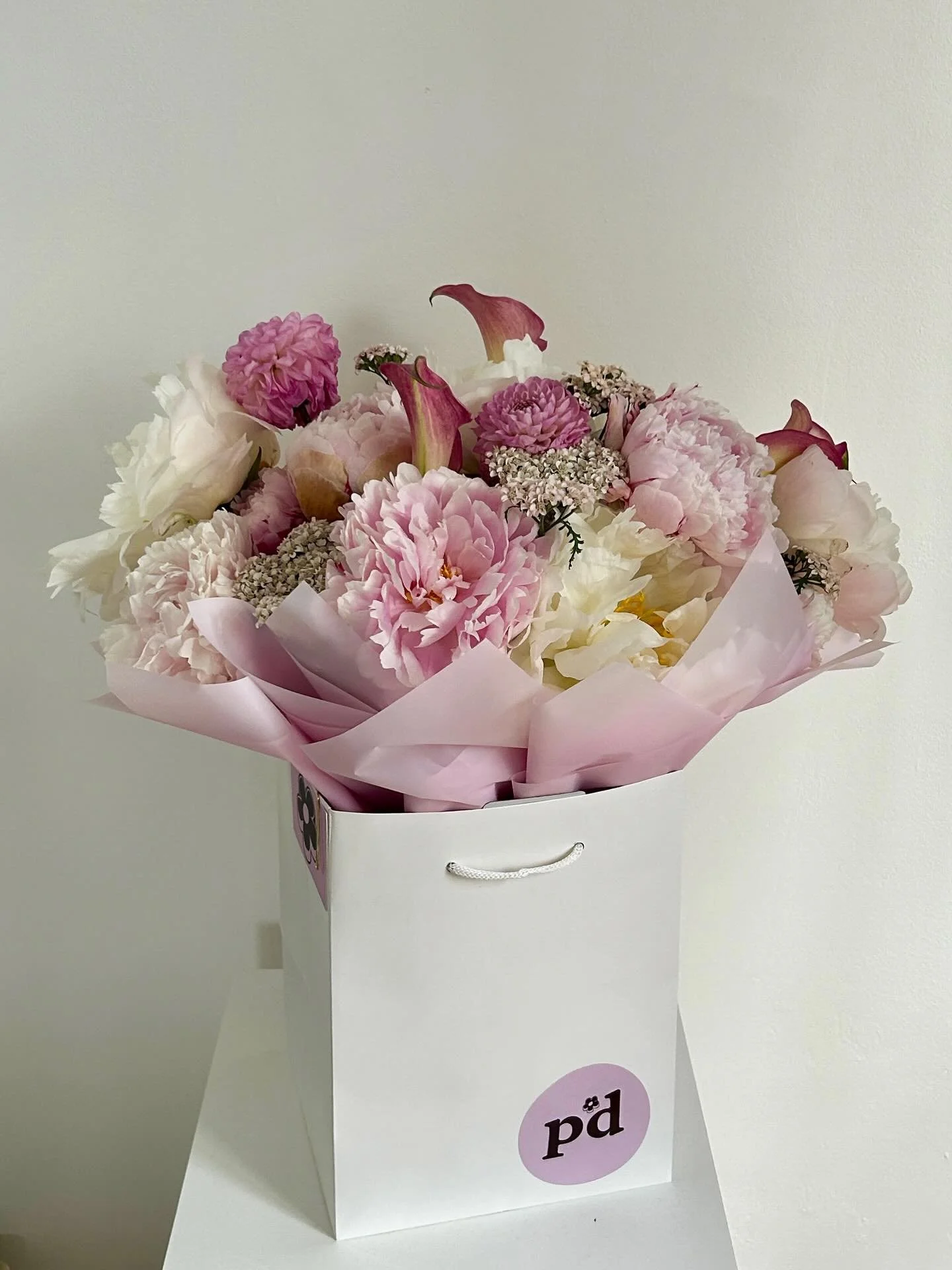 A custom Petal&rsquo;d bouquet, for the lovers 🤍🌸
.
.
.
.
.
.
#petald #giftflowers #londonflorist #bouqet