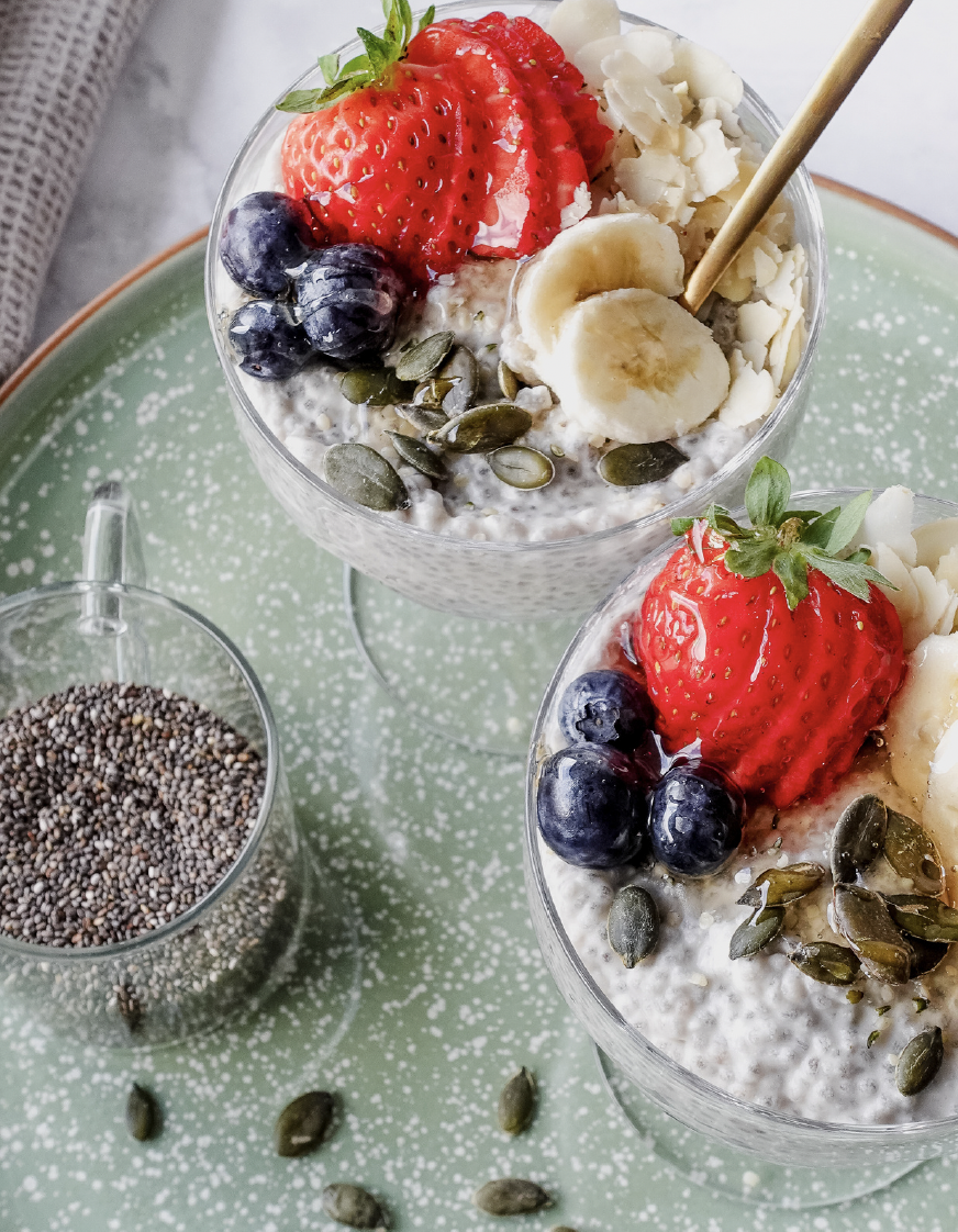 Romige Chia Pudding met kokosmelk en amandelen