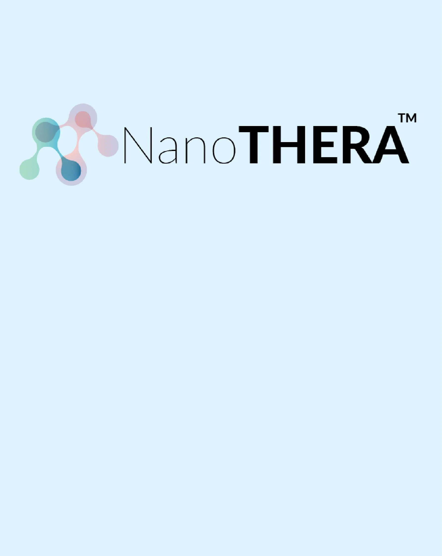 Le logo de NanoTHERA, une entreprise biotechnologique, avec un motif de molécules colorées et le nom de l'entreprise en lettres noires sur fond bleu clair.