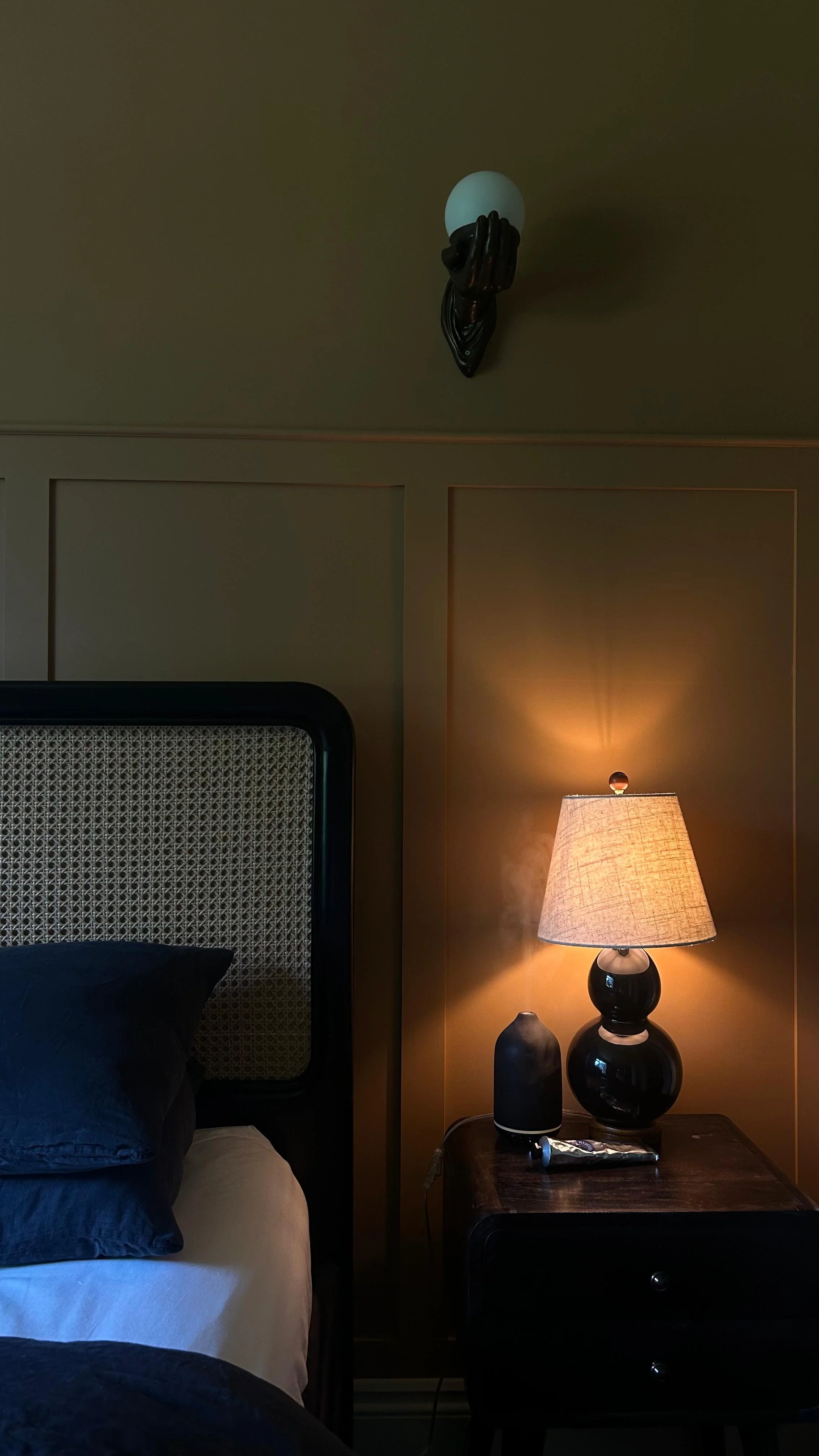 Wood panelling in Bedroom
