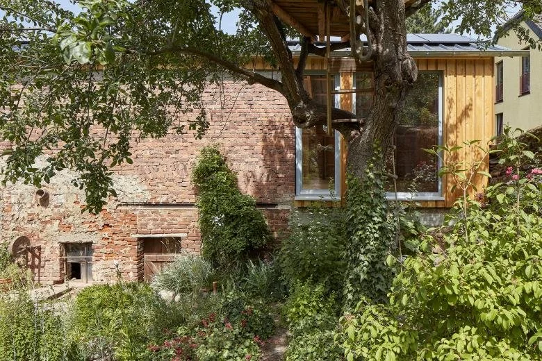 barn for Lucia and Samuel by Sieveke Weber Architekten BDA