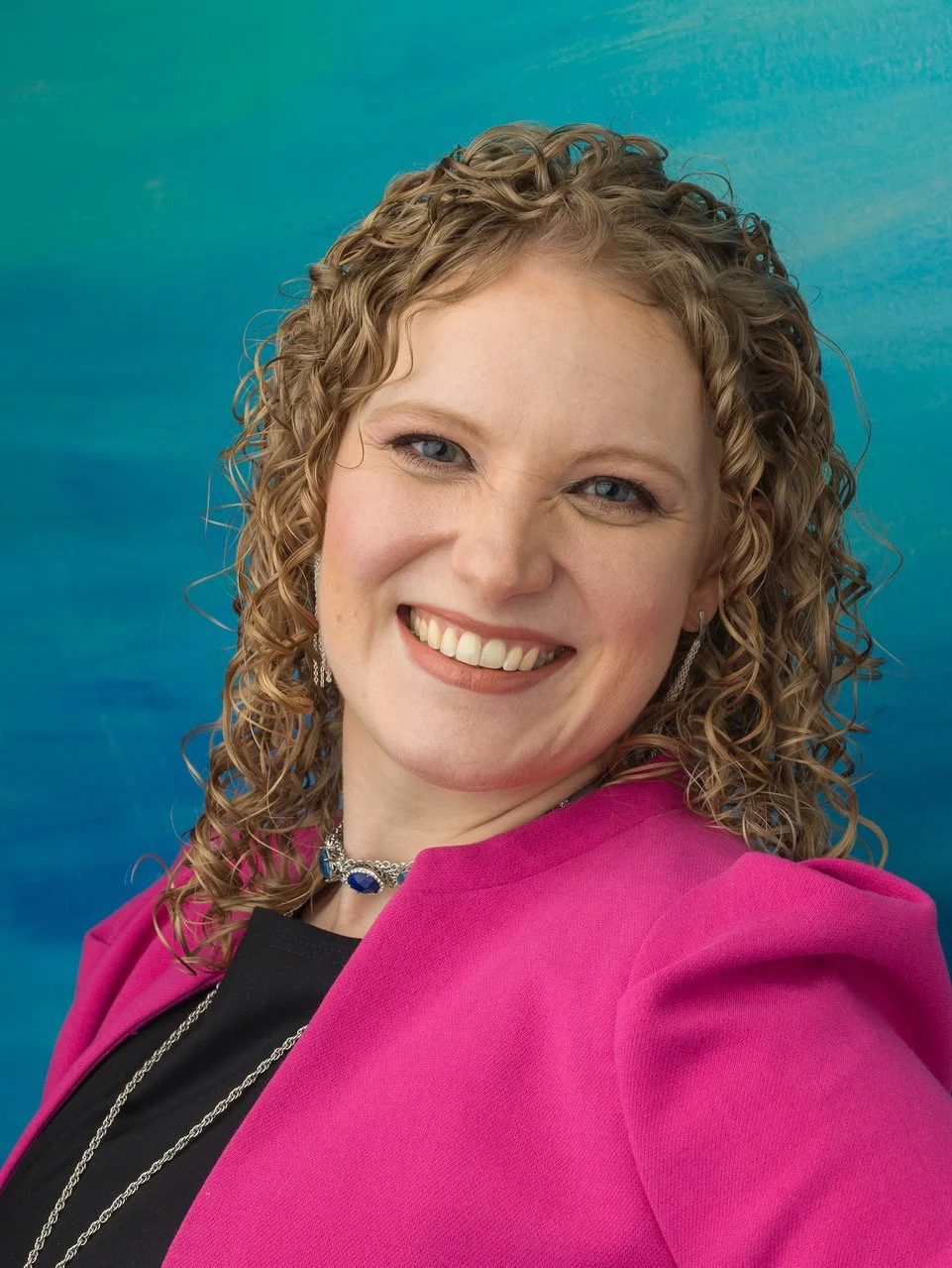 Leslie Blackburn Headshot
