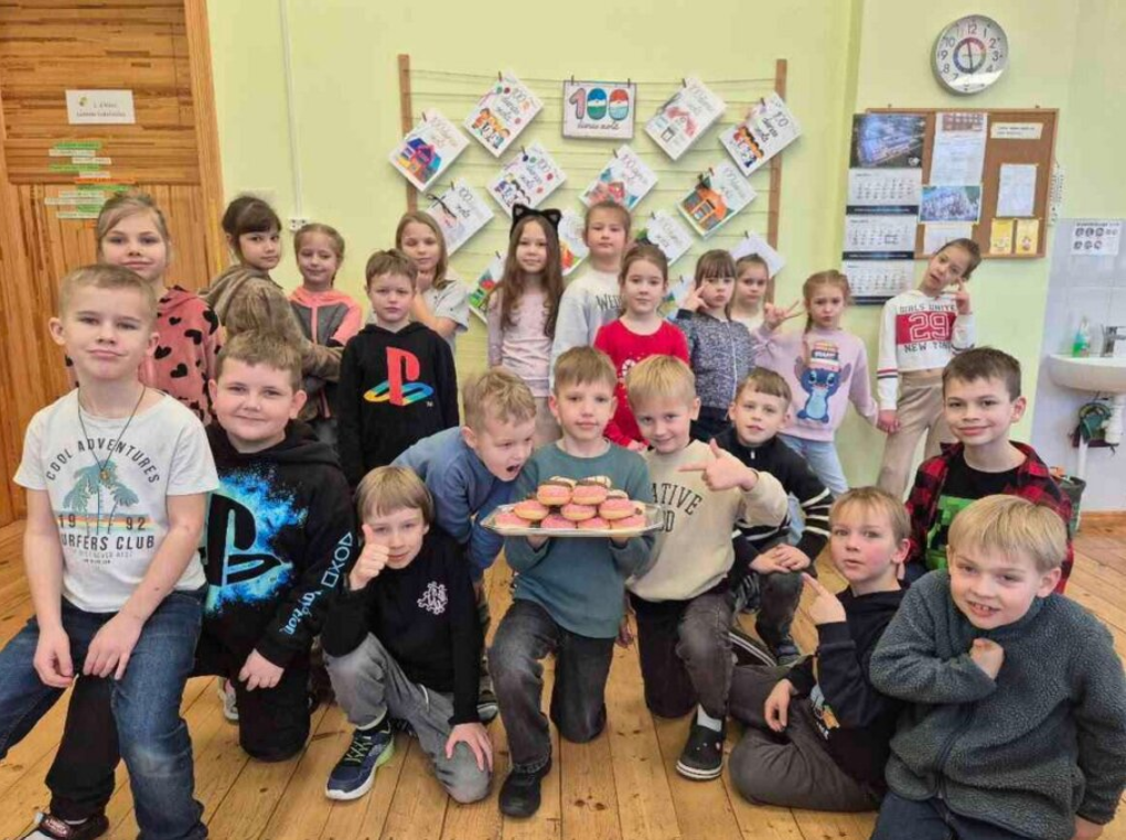 Pirmklasnieku pirmās 100 dienas skolā