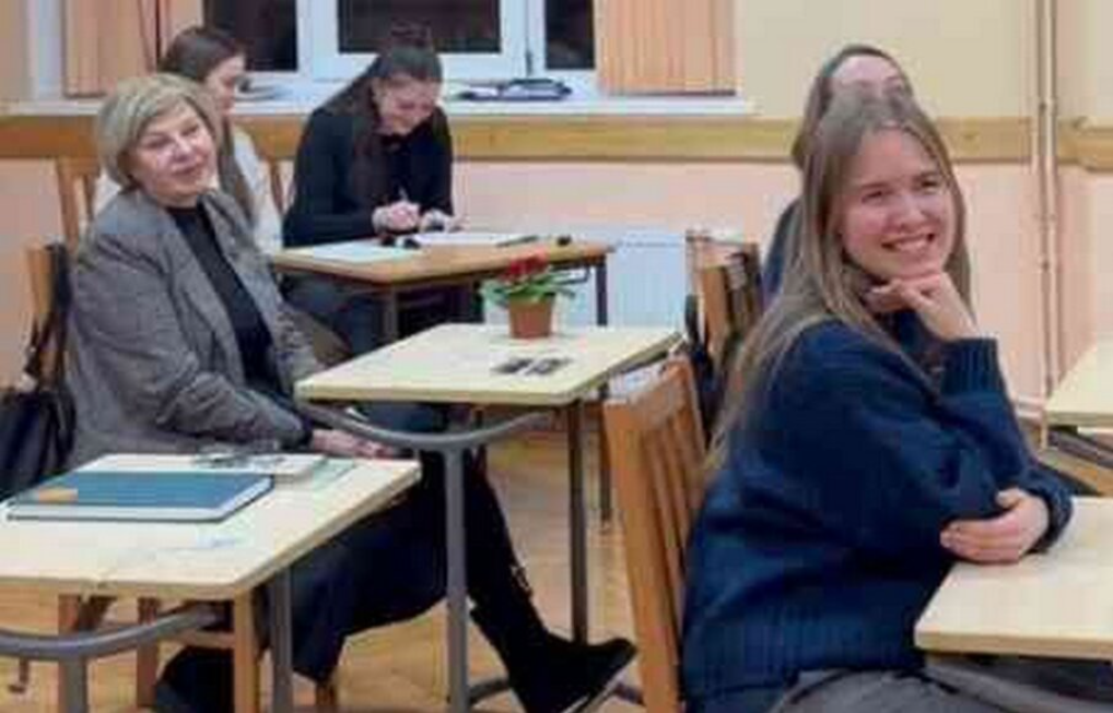 Atvērto durvju dienā skolā ciemojas arī absolventi
