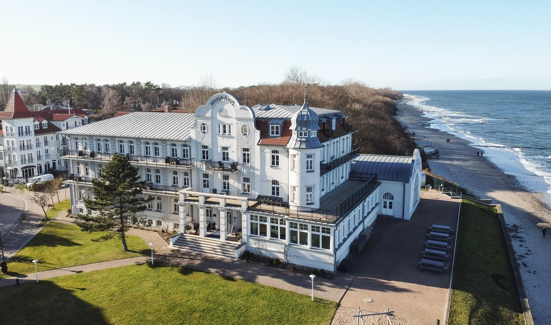 derdrohnenfotograf-beach-4821378_1920.jpg