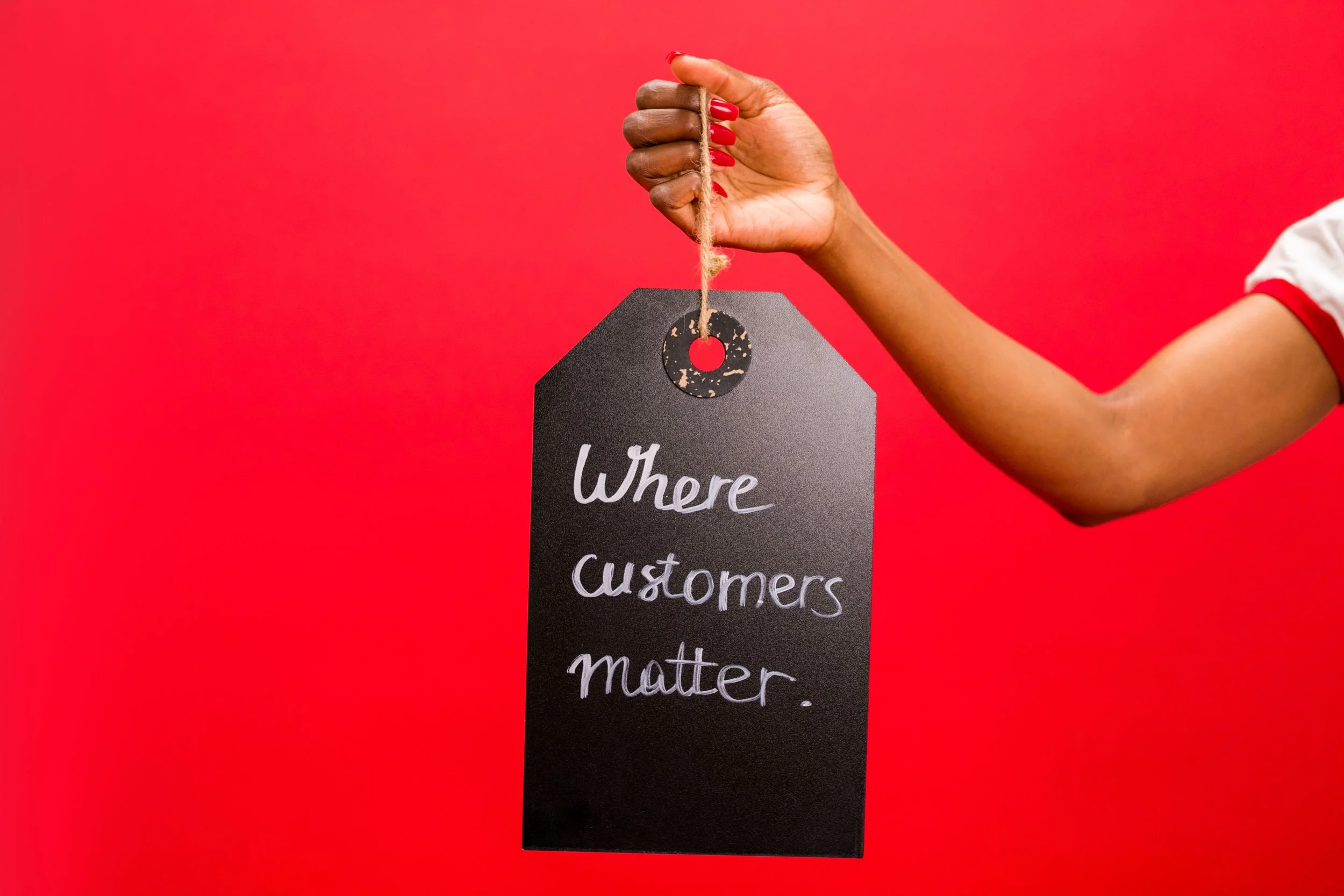 WHO IS REALLY WINNING THE FIGHT FOR THE FASHION CUSTOMER?