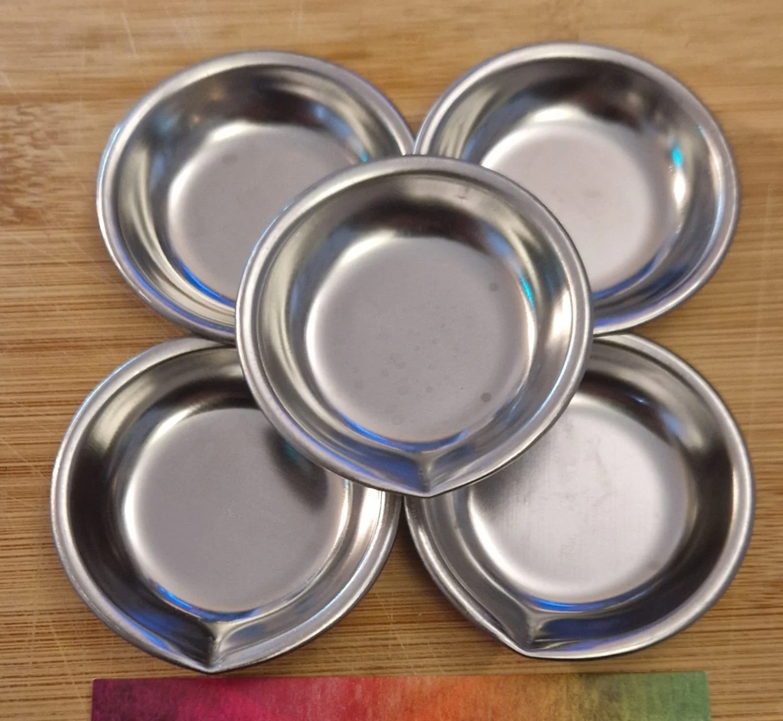 Airbrush paint mixing metal pouring cups