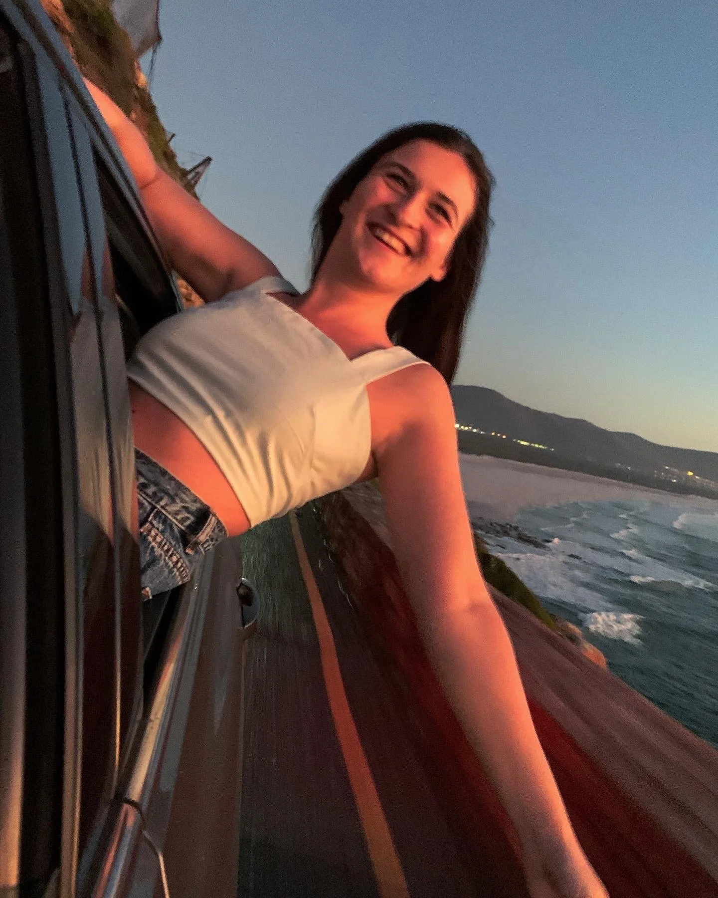 Maite auf Reisen bei Sonnenuntergang – unterwegs zwischen Deutschland, Europa und der Welt