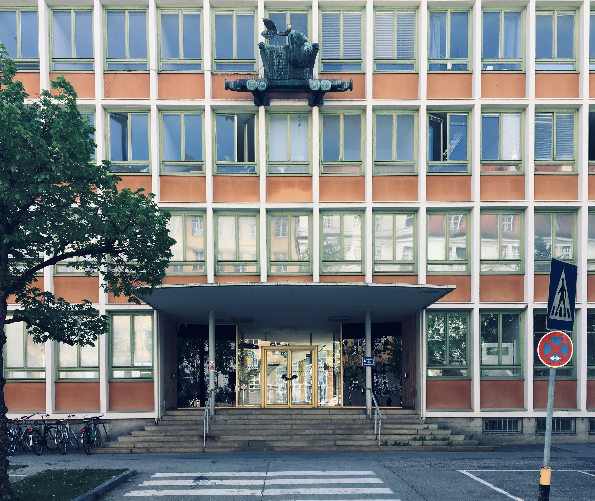 ADIEU GROSSMARKT
