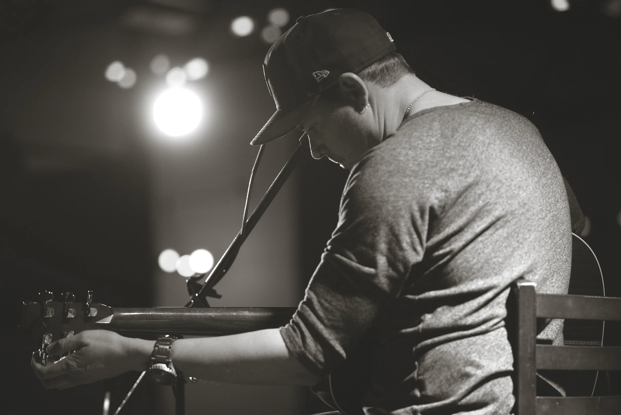 Alex Seier Photo - Live