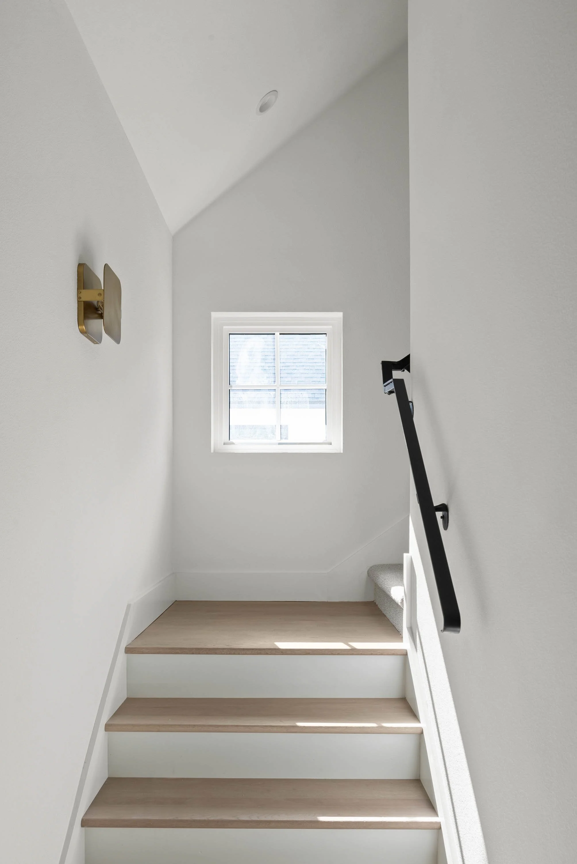 Lundev 1156 Oaks Blvd (34).jpg