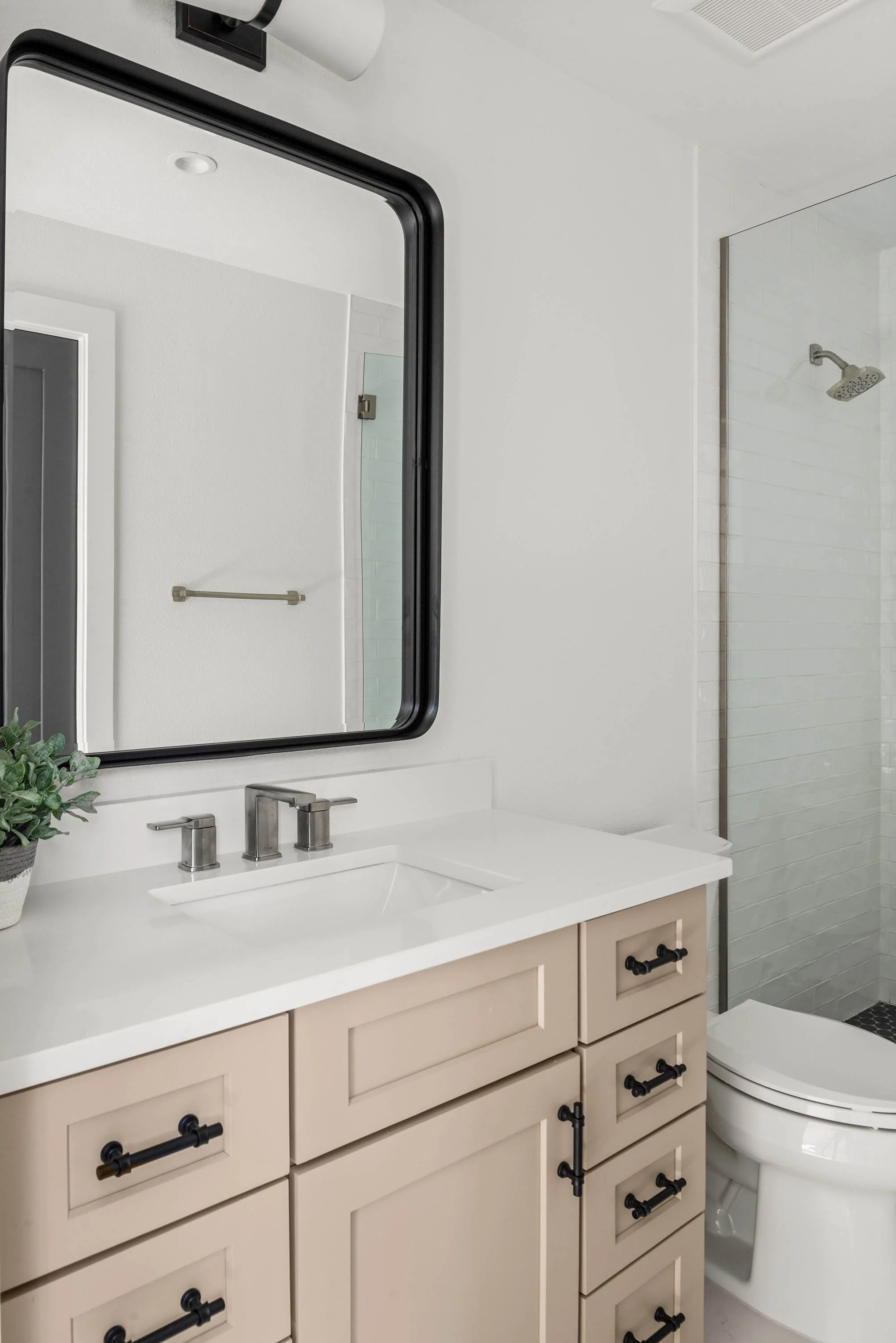 Lundev 1156 Oaks Blvd (35).jpg