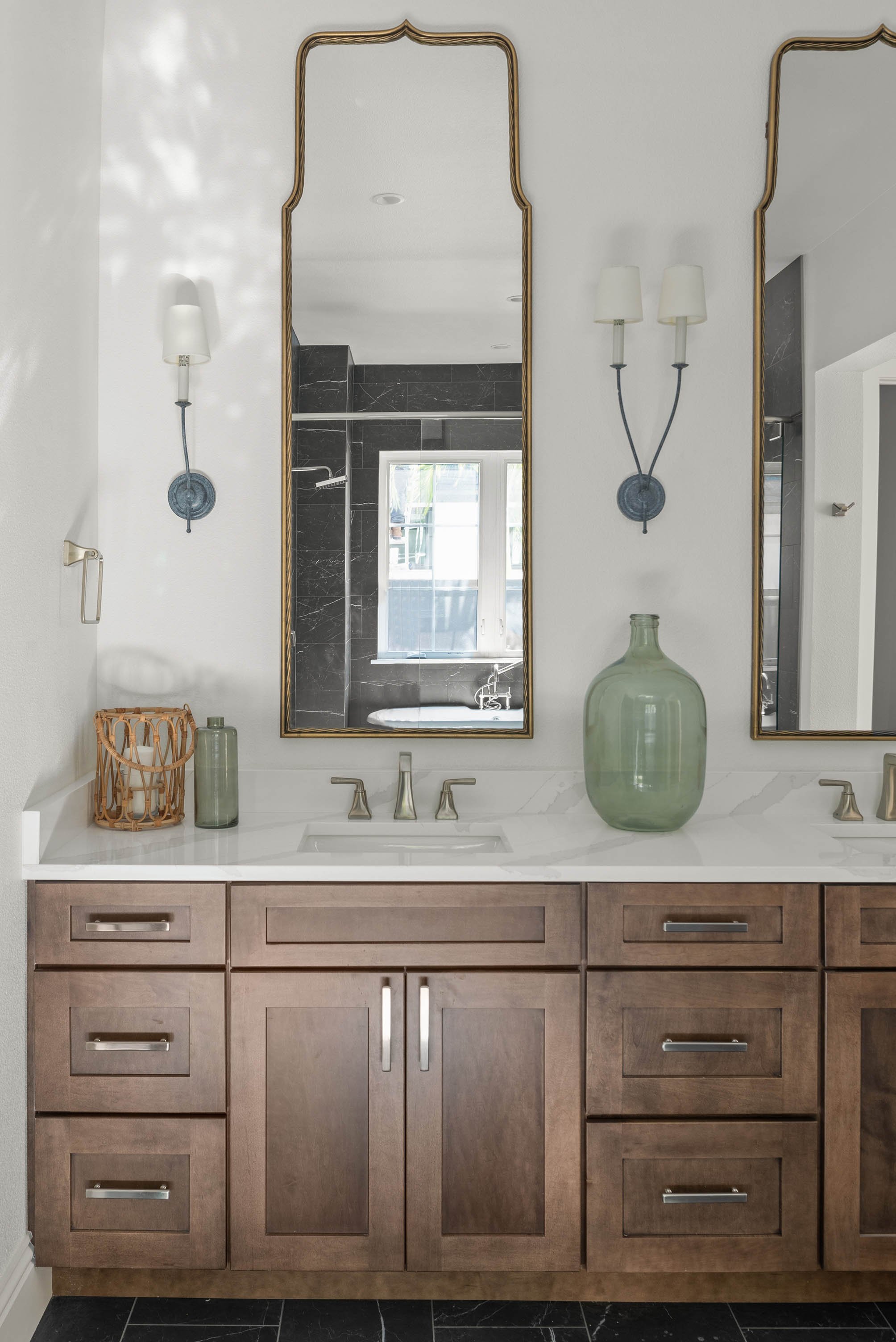 Lundev 1156 Oaks Blvd (27).jpg