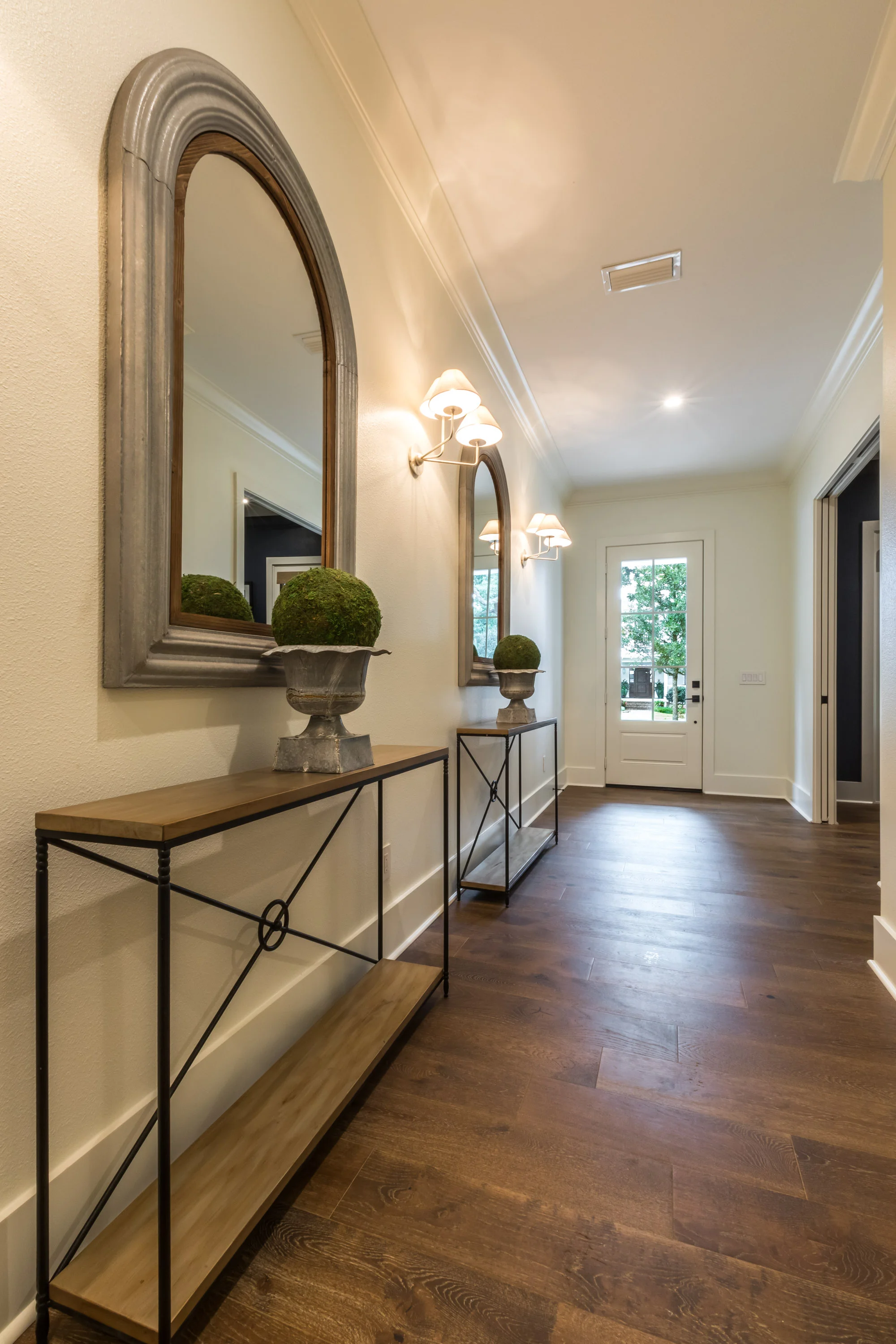 1611 Hillcrest-1.jpg