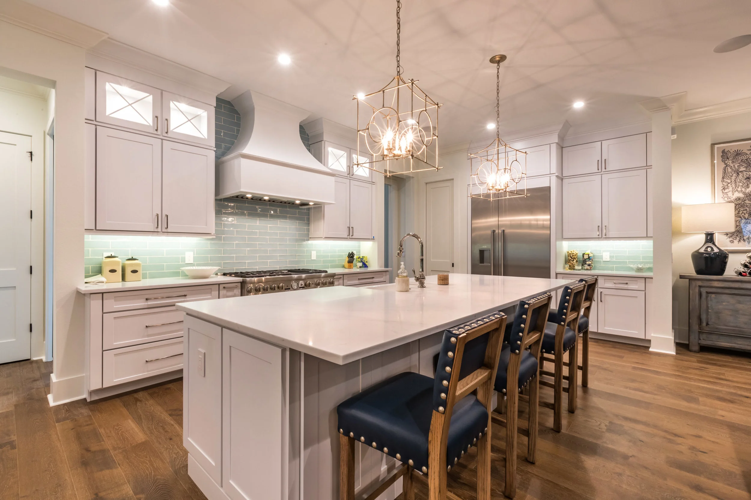 1611 Hillcrest-10.jpg