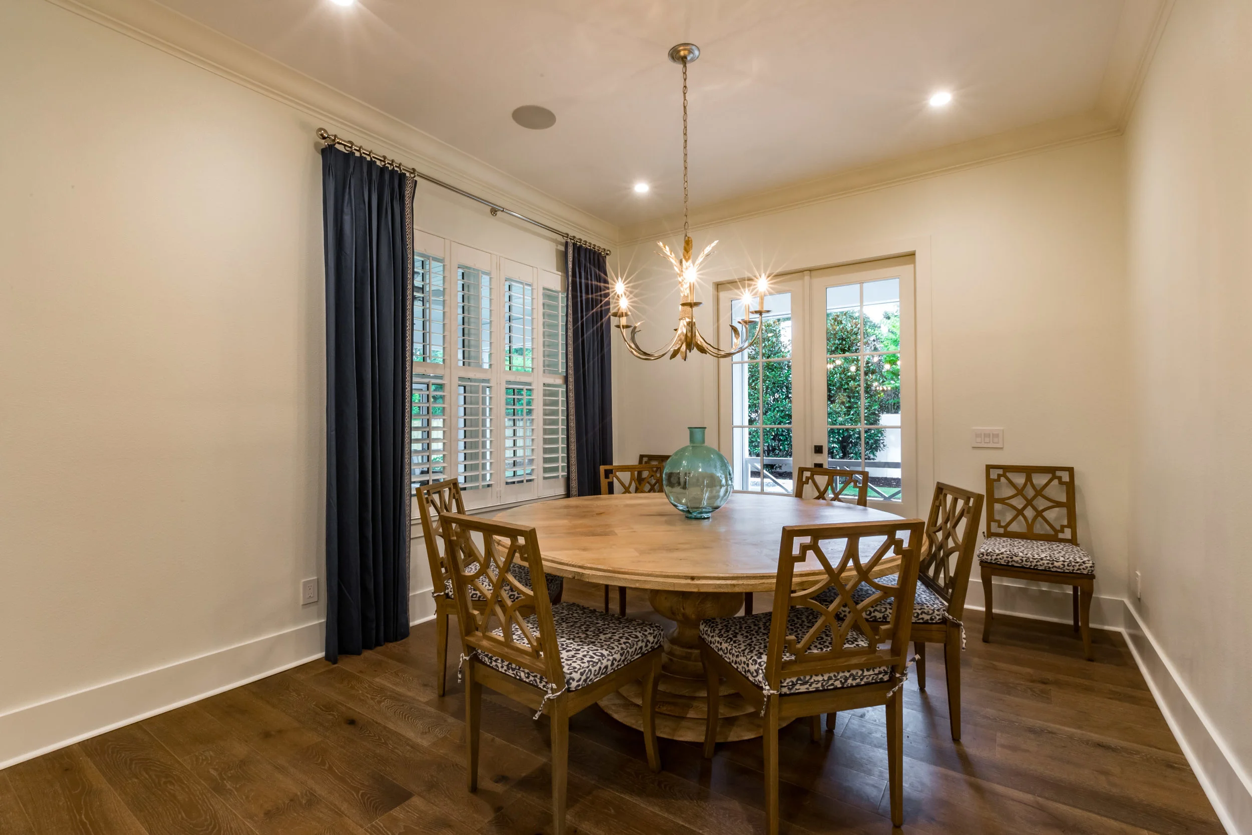 1611 Hillcrest-14.jpg