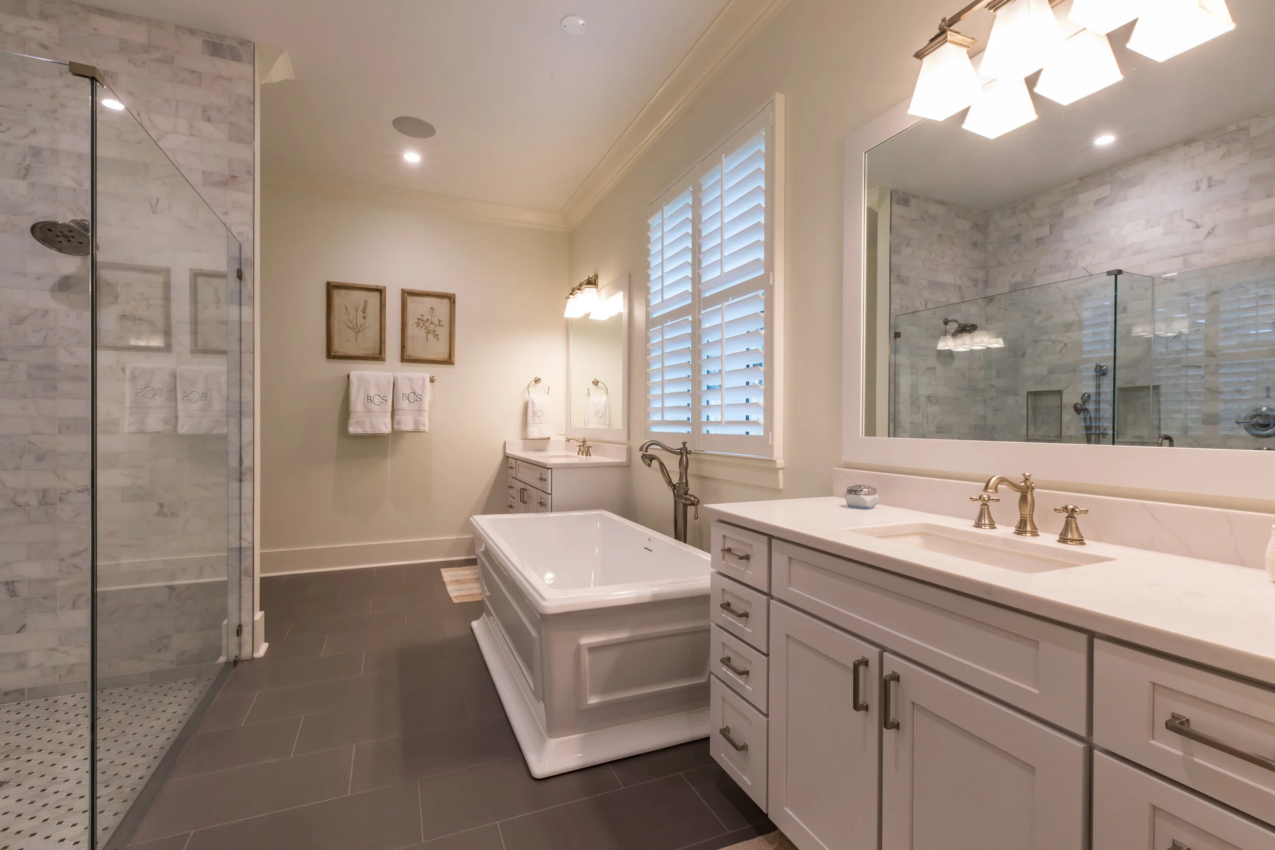 1611 Hillcrest-19.jpg
