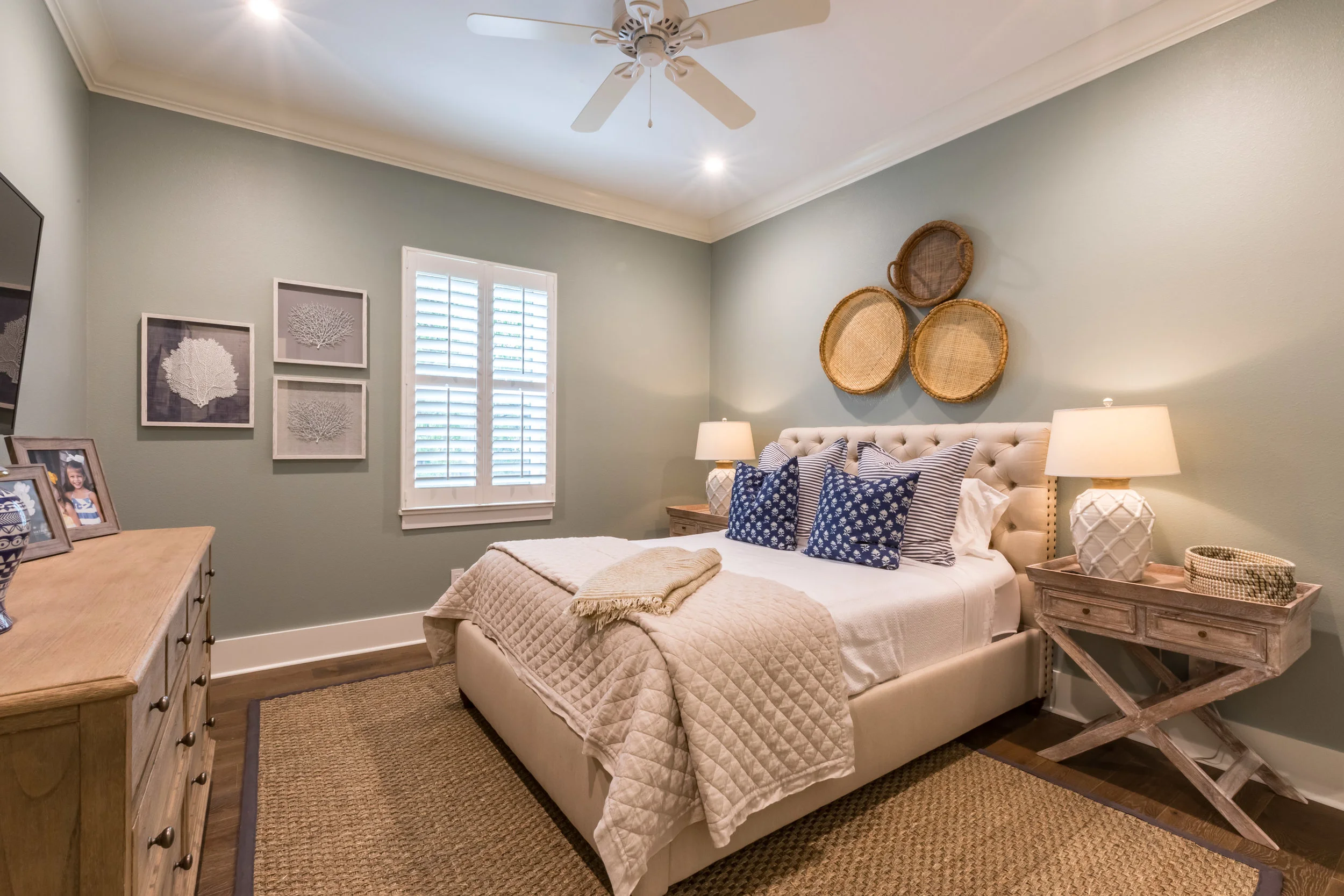 1611 Hillcrest-24.jpg
