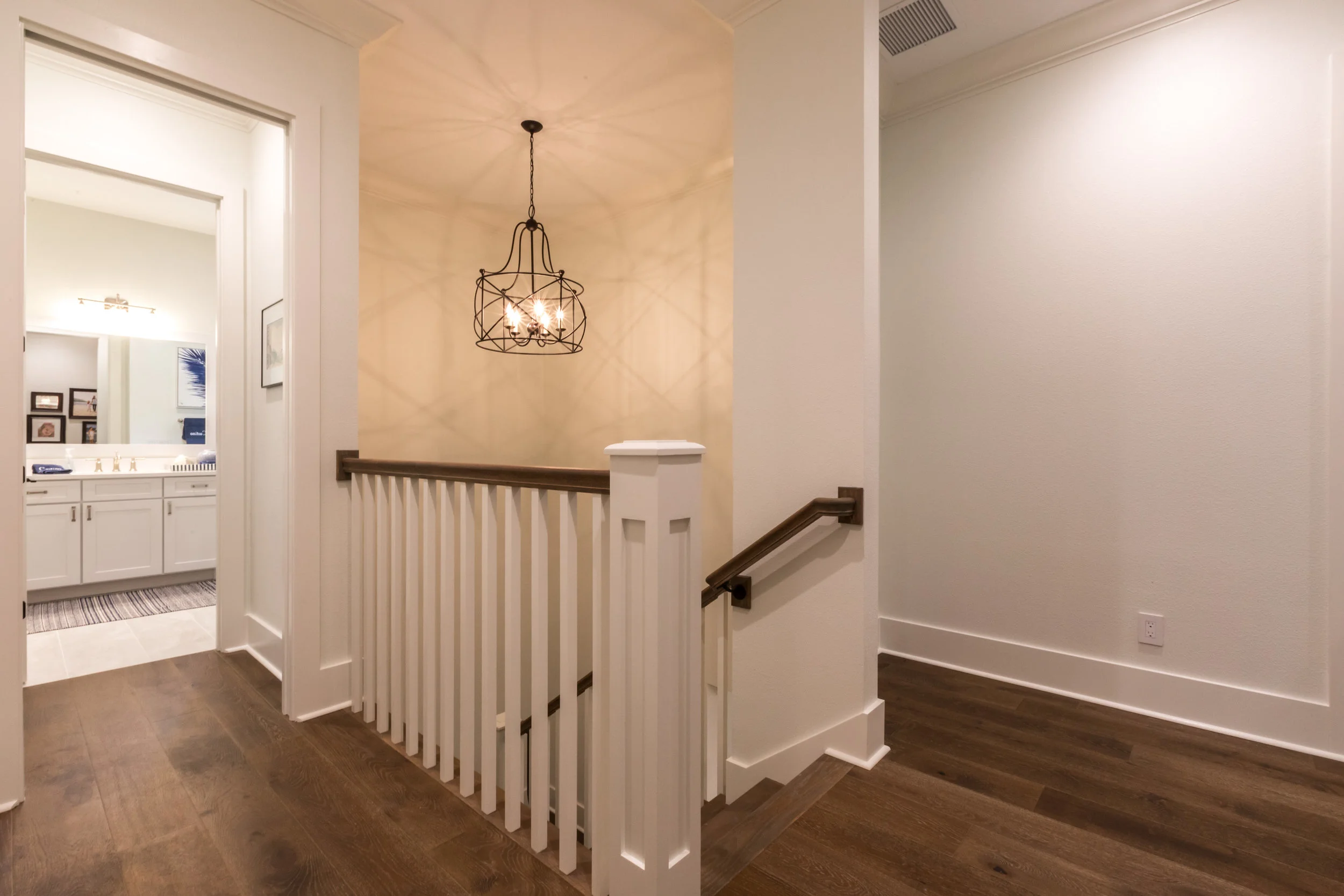 1611 Hillcrest-29.jpg