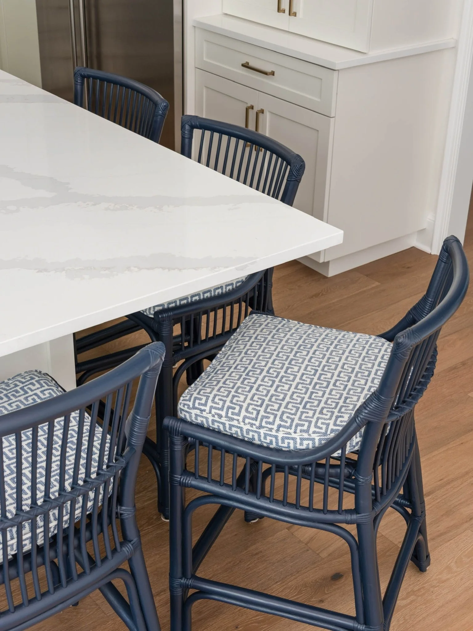 The art of dining room seating 🙌

#winterparkhomes #winterparkinteriordesigner #diningroomdesign #diningroomtable #winterparkfl