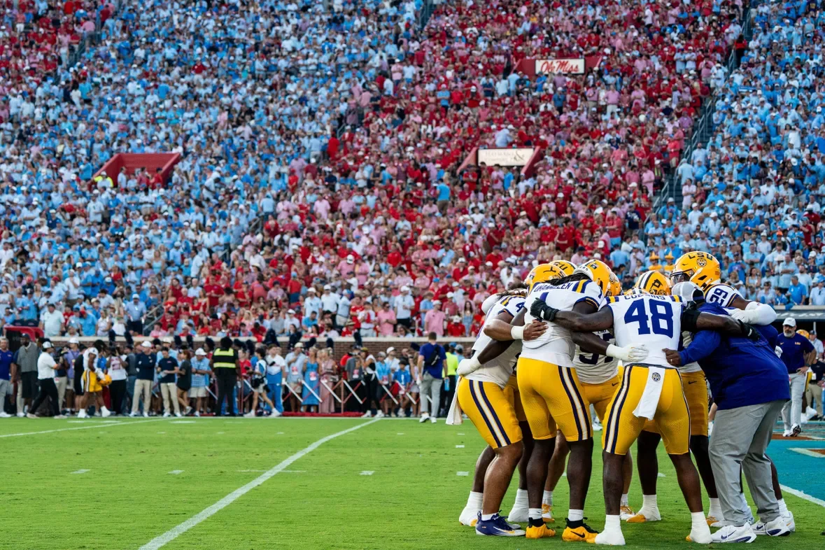 One plane, two saturdays