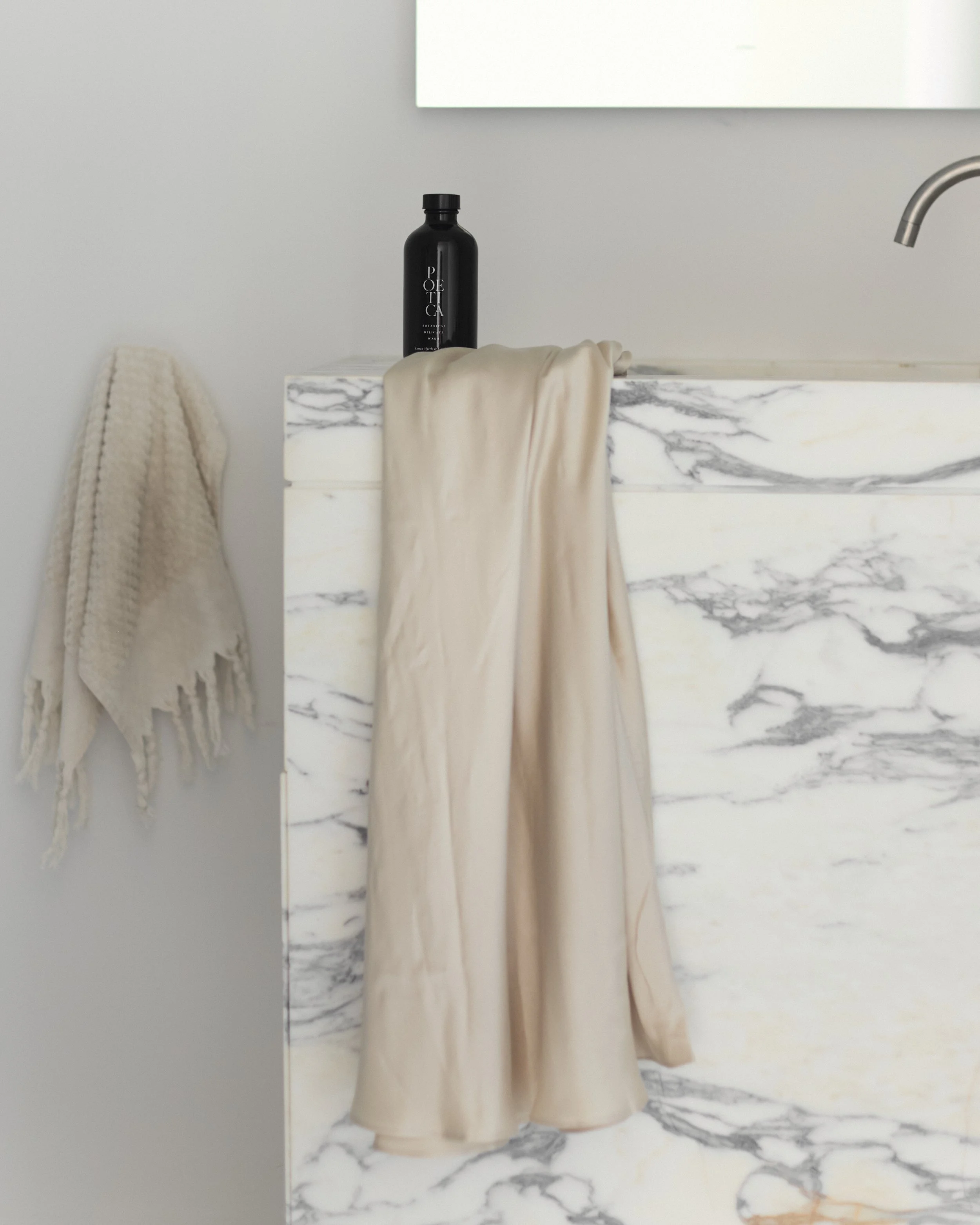0724_Poetica_Botanicals_Silk_Laundry_273.jpg