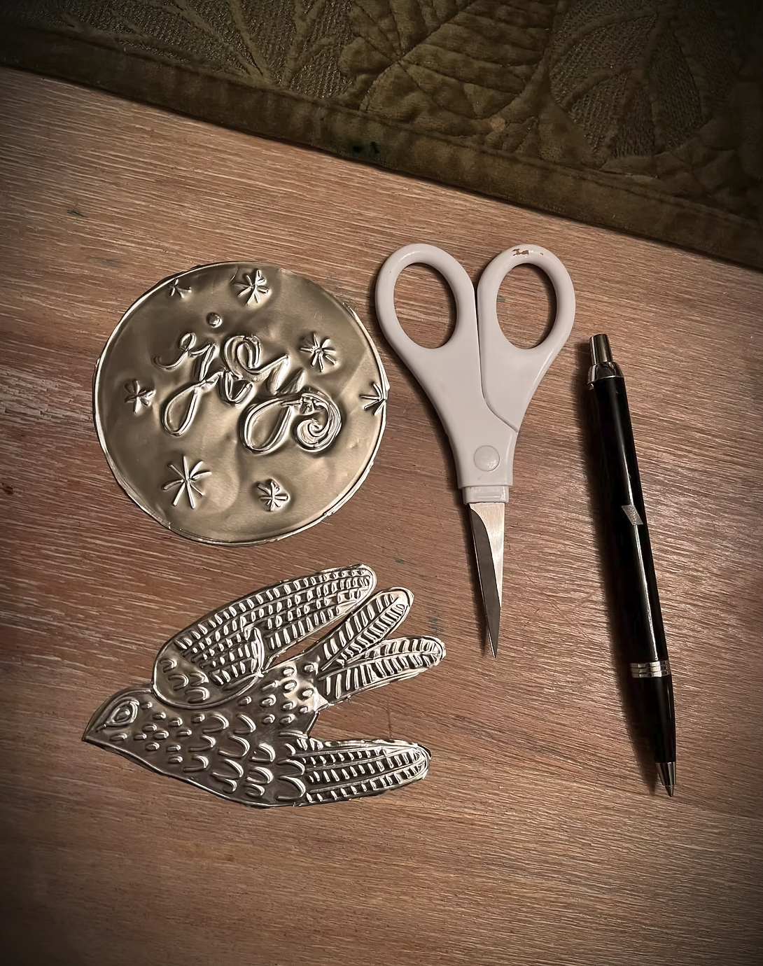 Embossed Foil Ornaments: Simple Way to Prepare Him Room