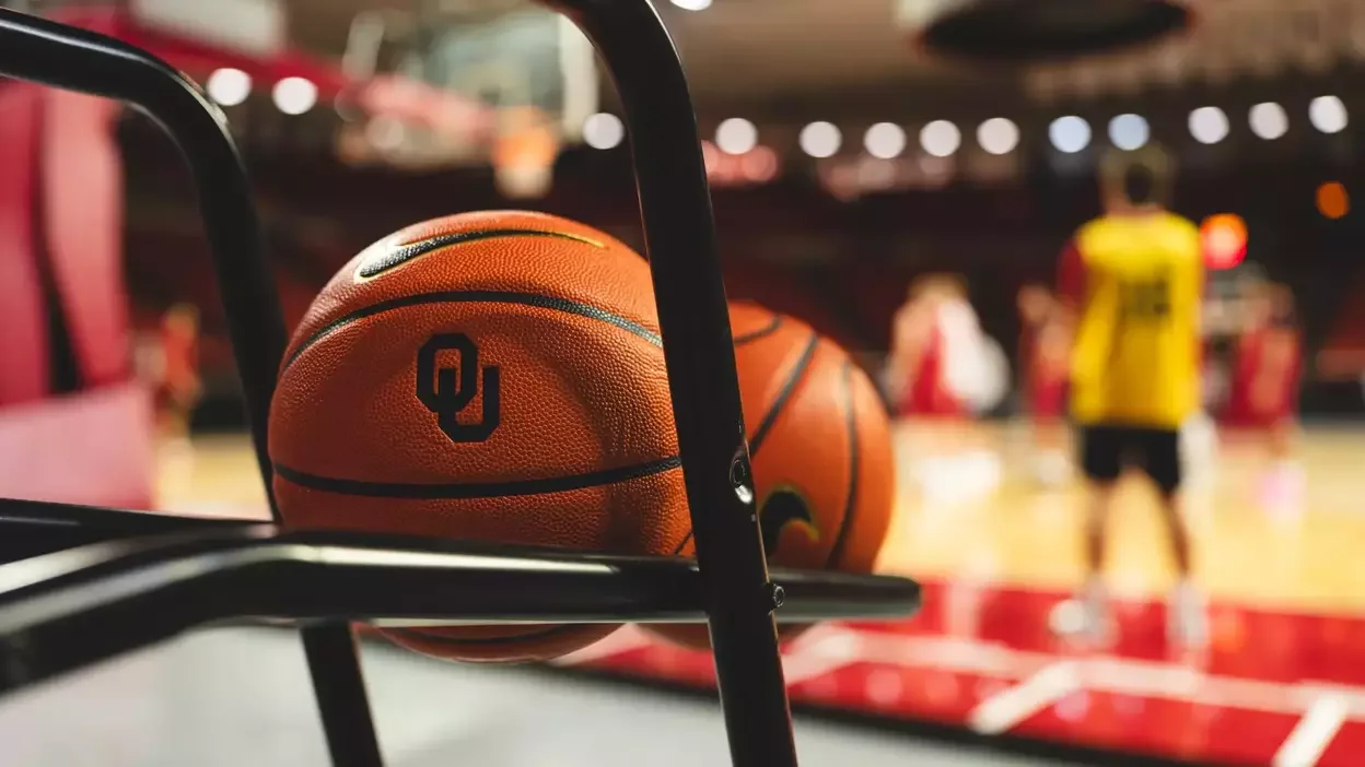 Sooners Wrap Up First Official Week of Practicehttps