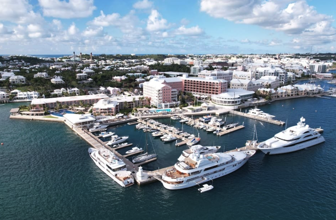 Bermuda: Fairmont Hamilton Princess &amp; Beach Club