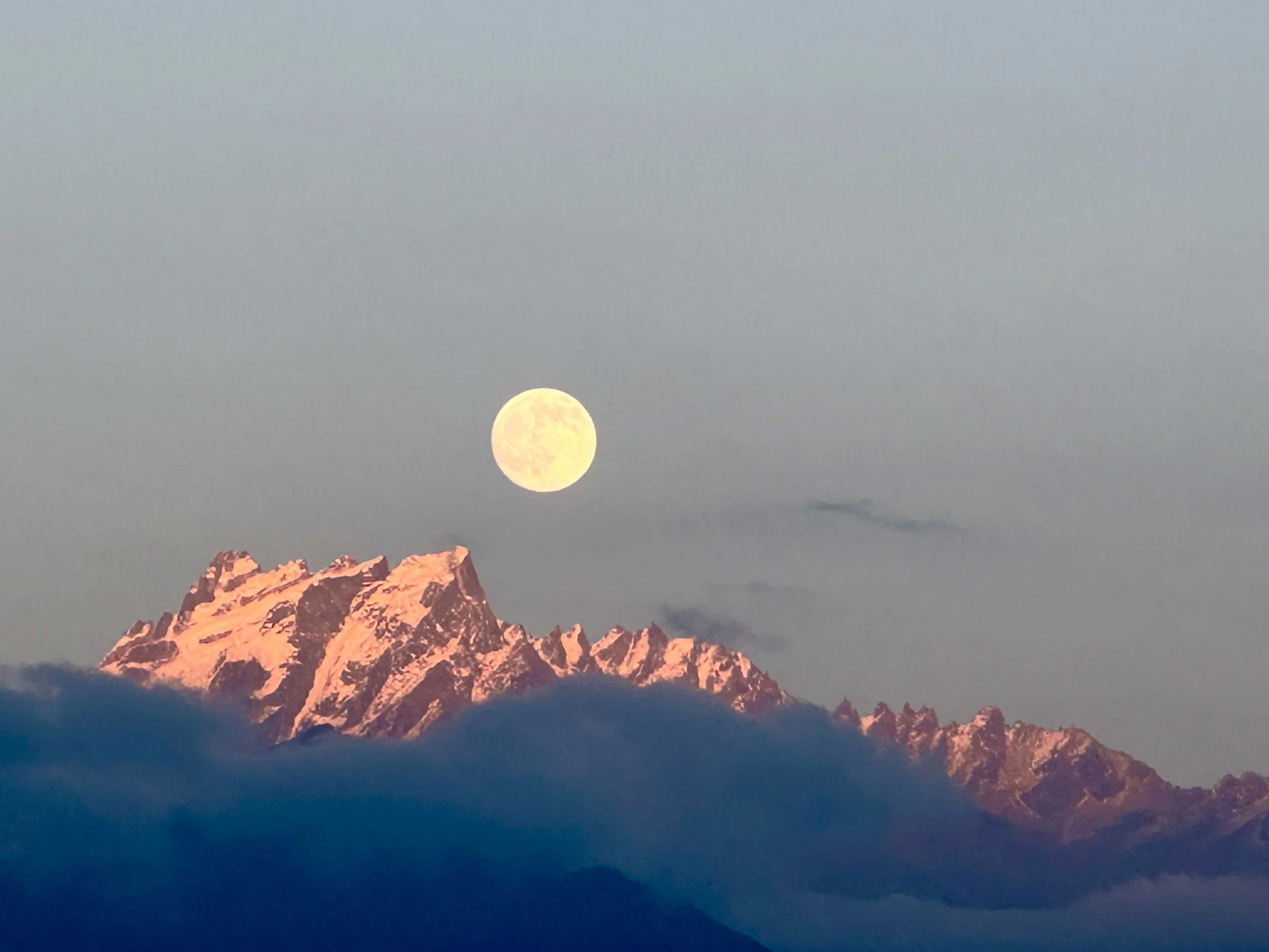 dzongu moon.jpg