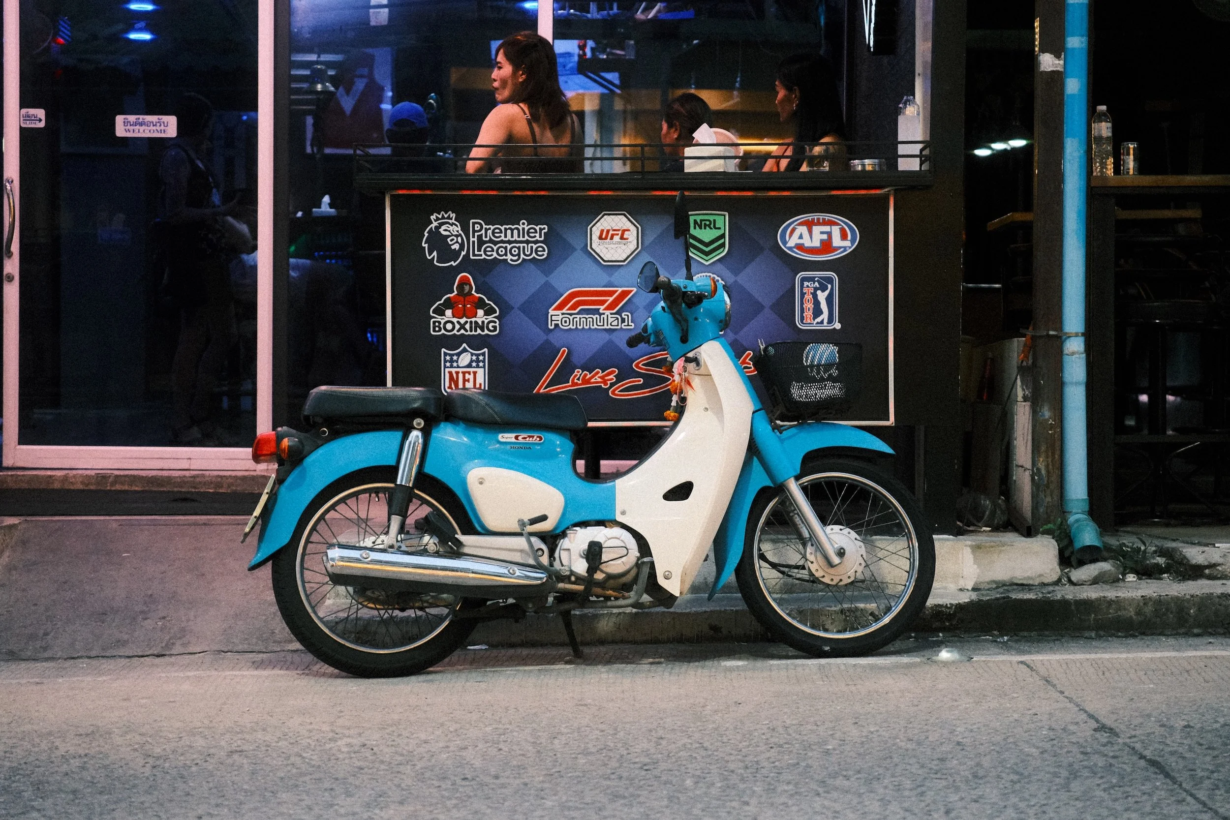 bar-scenes-05.JPG