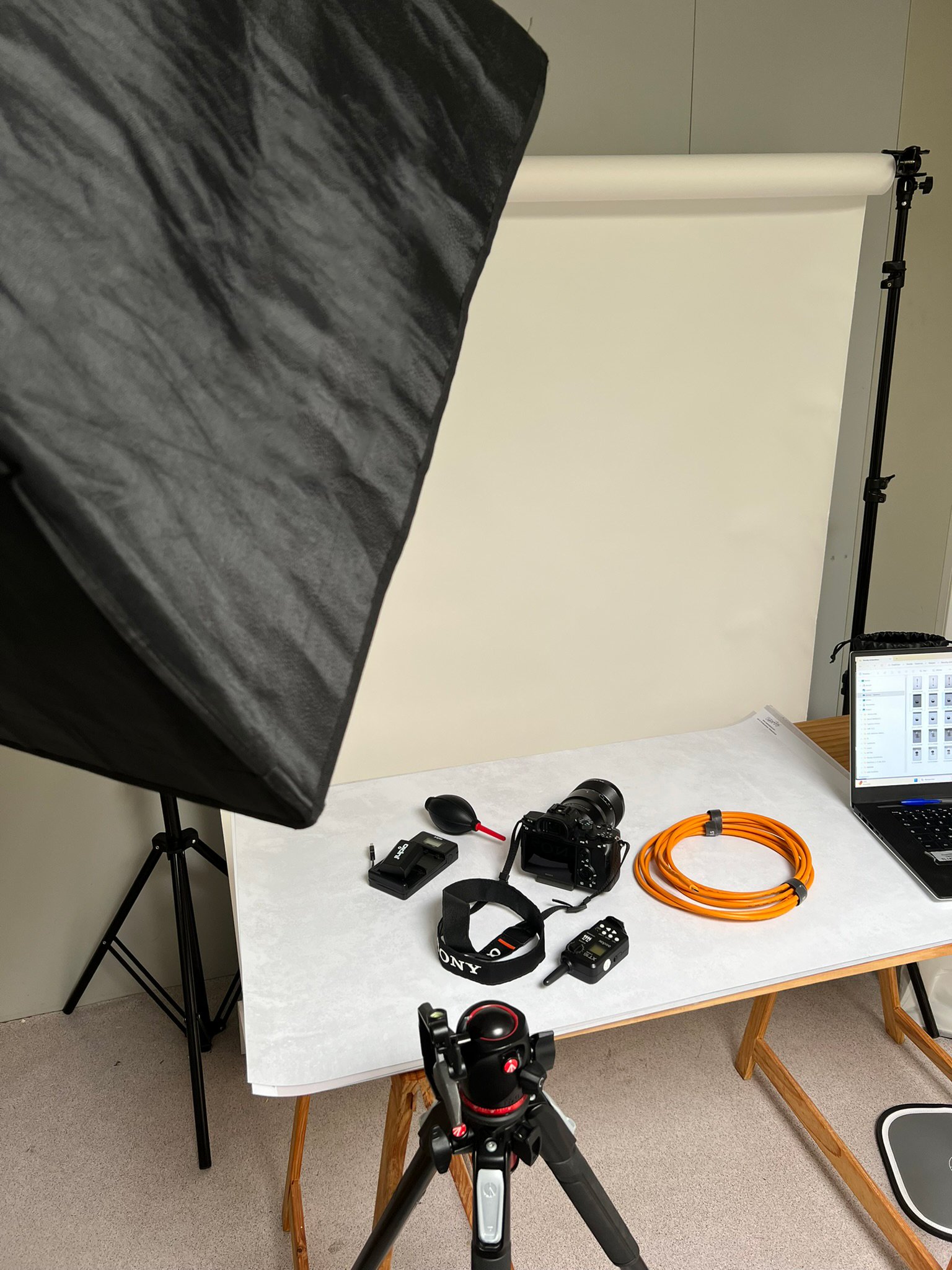 Coulisses d'un shooting photo. Matériel photo professionnel.