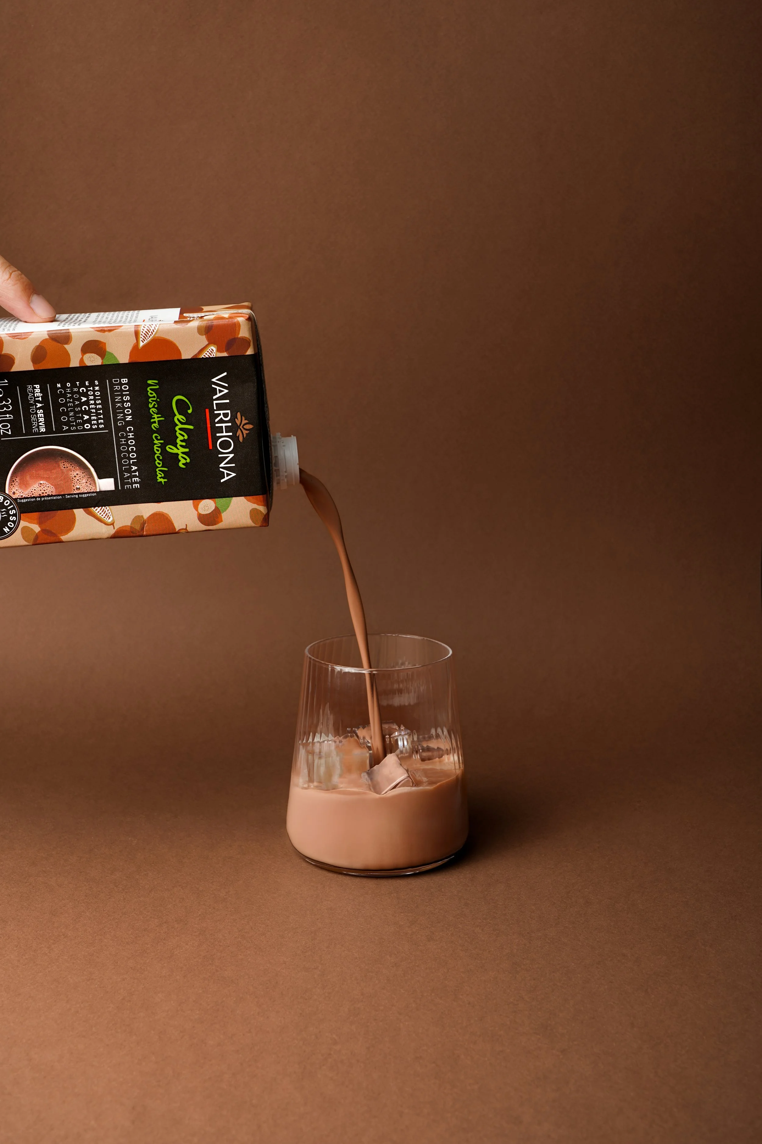 55670 Celaya Noisette Geste VALRHONA.jpg