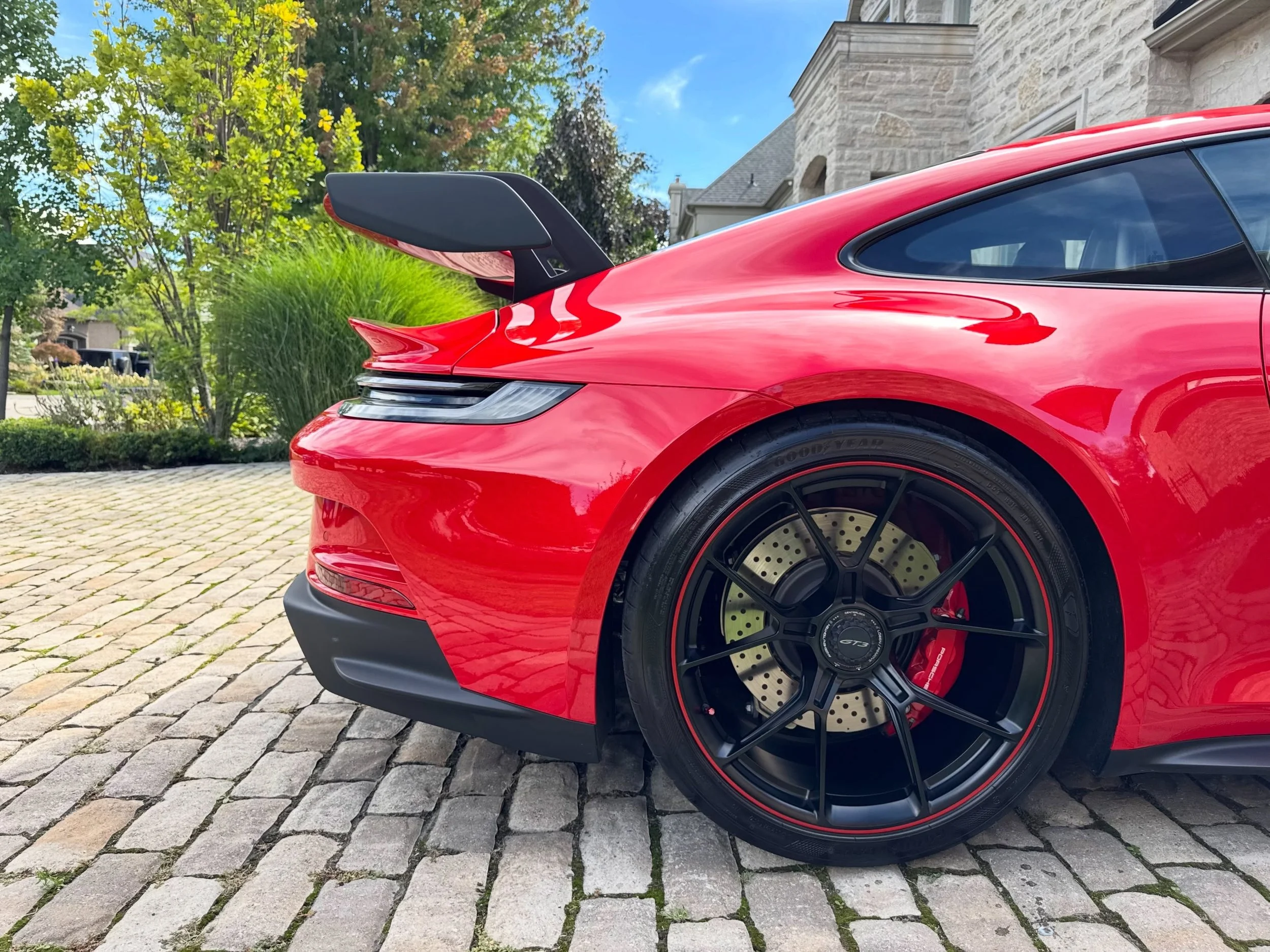 The details make the difference. Dialed in the finish on this GT3 wheels cleaned, paint restored, and protected for the road ahead. 🛡️🔥

#YorkvilleDetailing #Porsche #PorscheGT3 #GlossBoss #TorontoCars