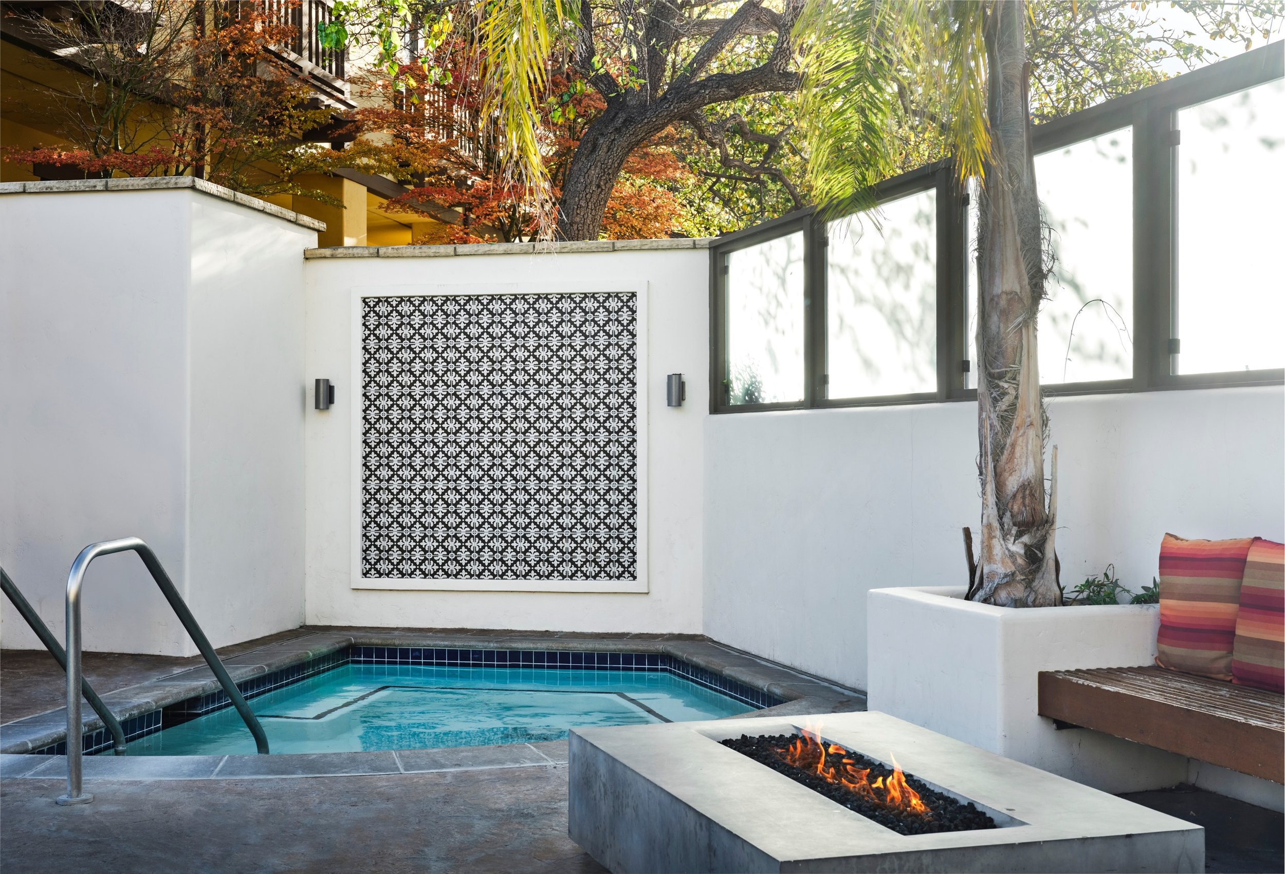 Monterey Hotel Abrego jacuzzi.jpg