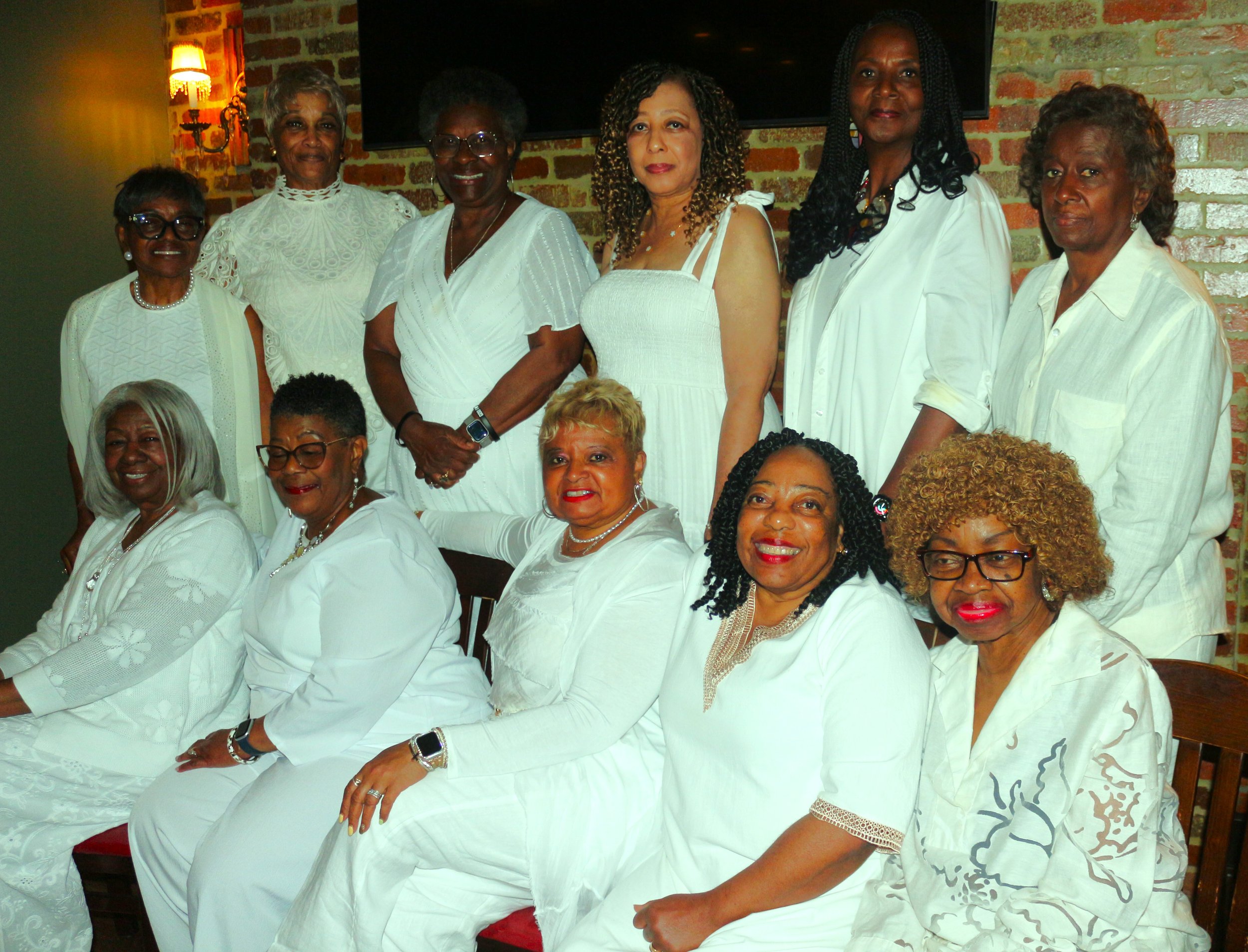 Ladies at Dinner.JPG