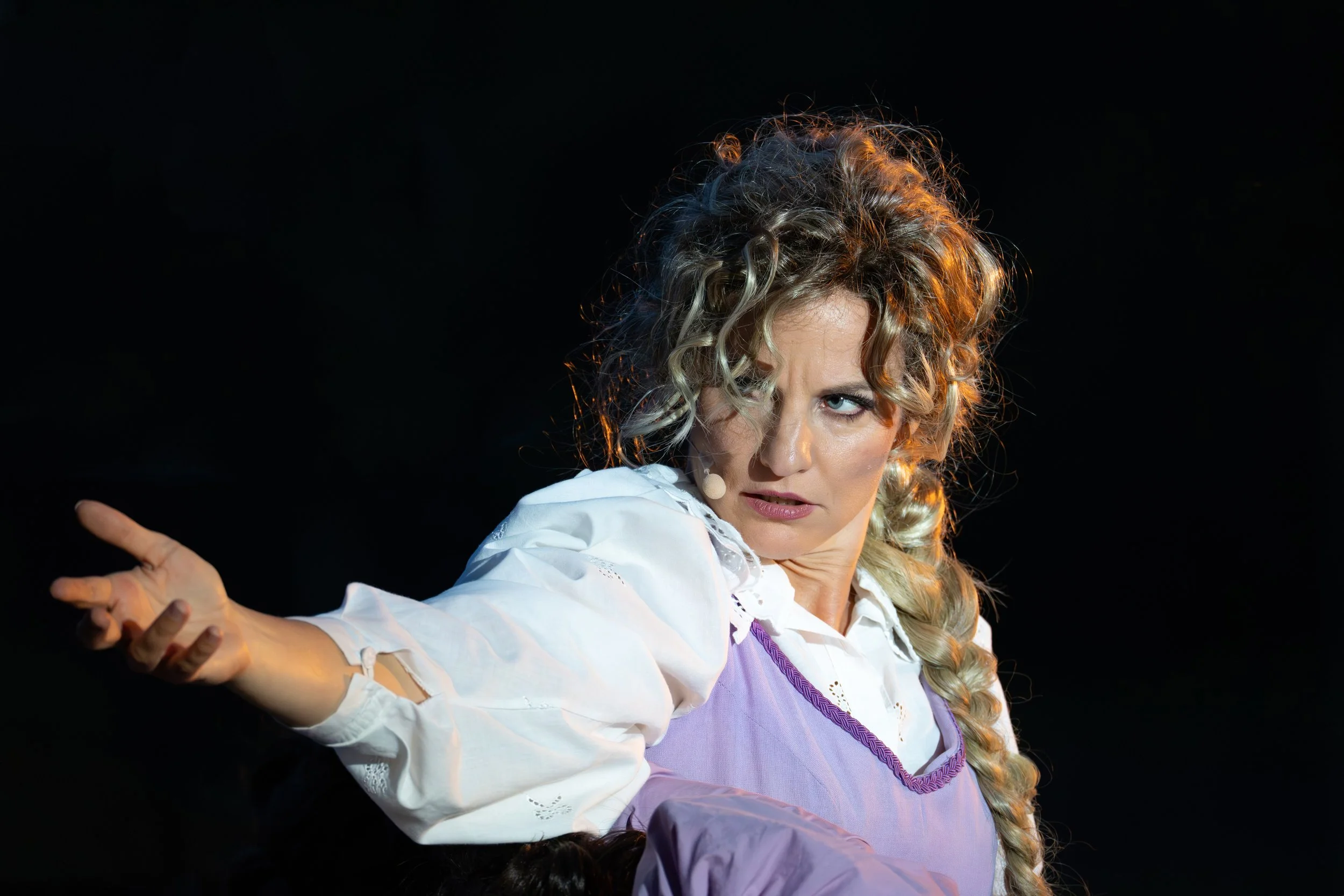 Martina Lory im Musical Ungeheuerlich am Walensee