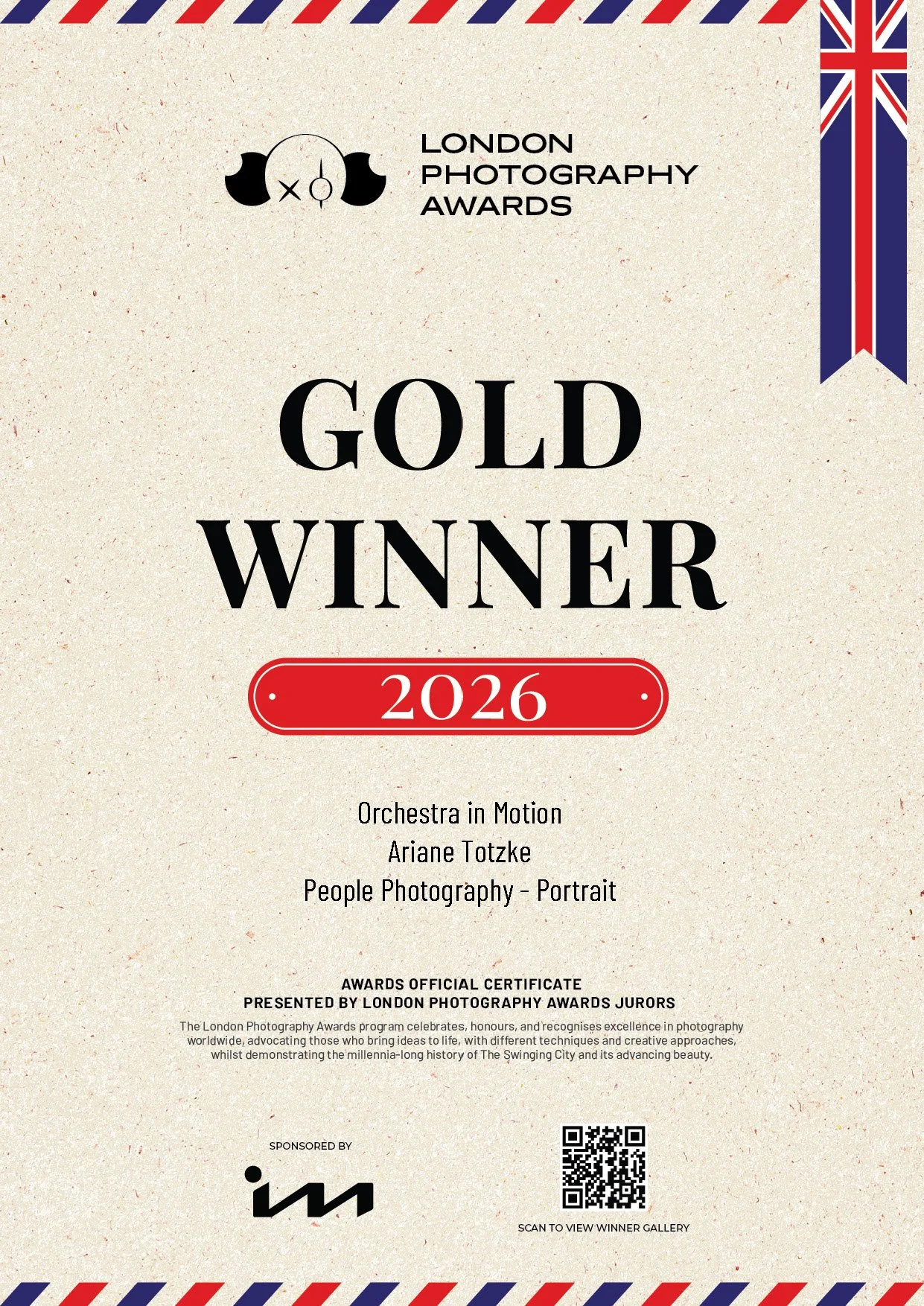 Urkunde der London Photography Awards 2026: Gold-Auszeichnung für die Fotografie „Orchestra in Motion“ von Ariane Totzke in der Kategorie People Photography – Portrait