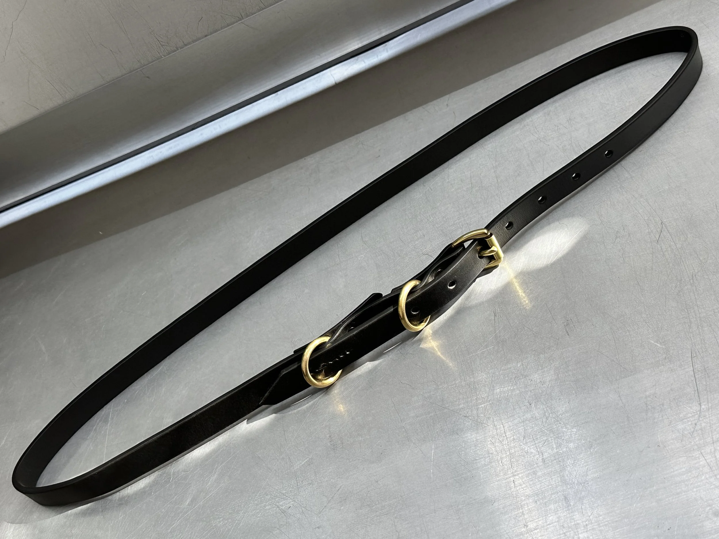Cassius_slim classic belt_black brass_full.jpg